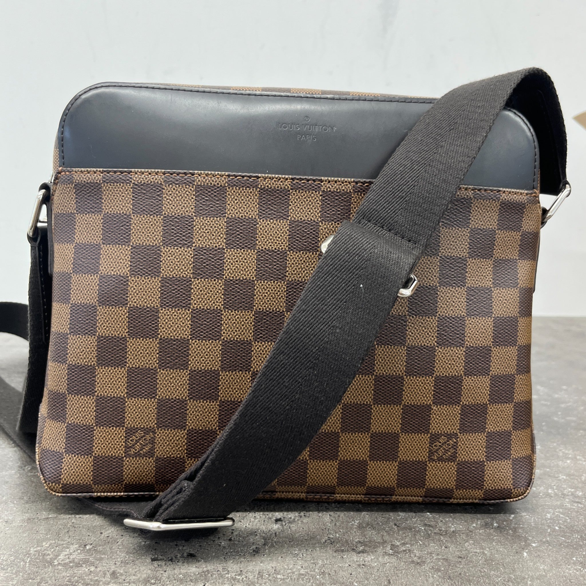 Men's Damier Ebene Jake Pm Messenger Bag Brown