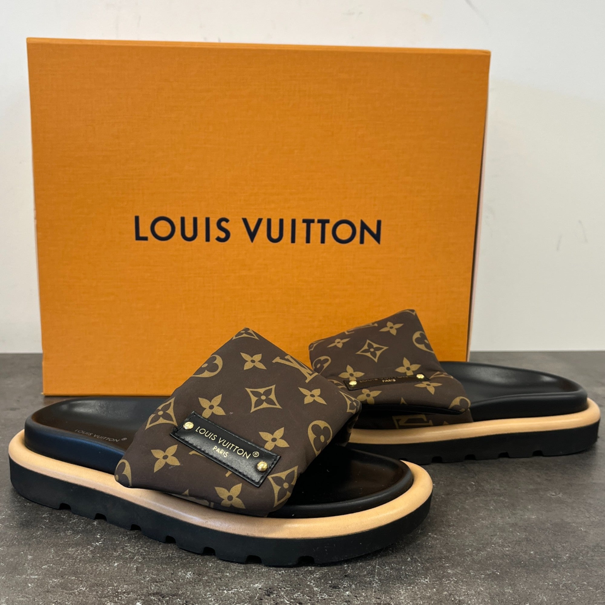 Women's Pool Pillow Flat Comfort Slides Brown Size EU 35 / UK 2