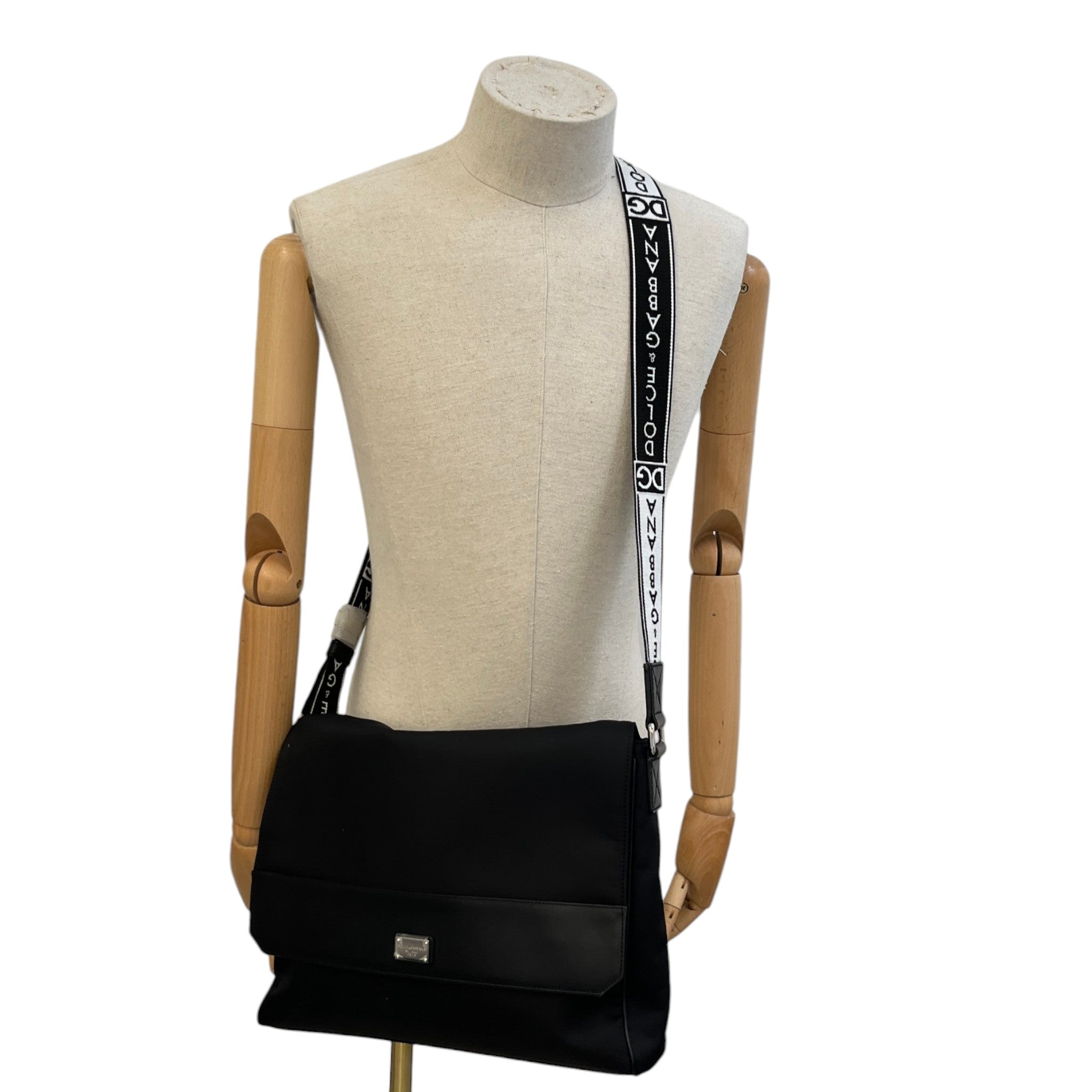 Men's Plaque Logo Messenger Bag Black