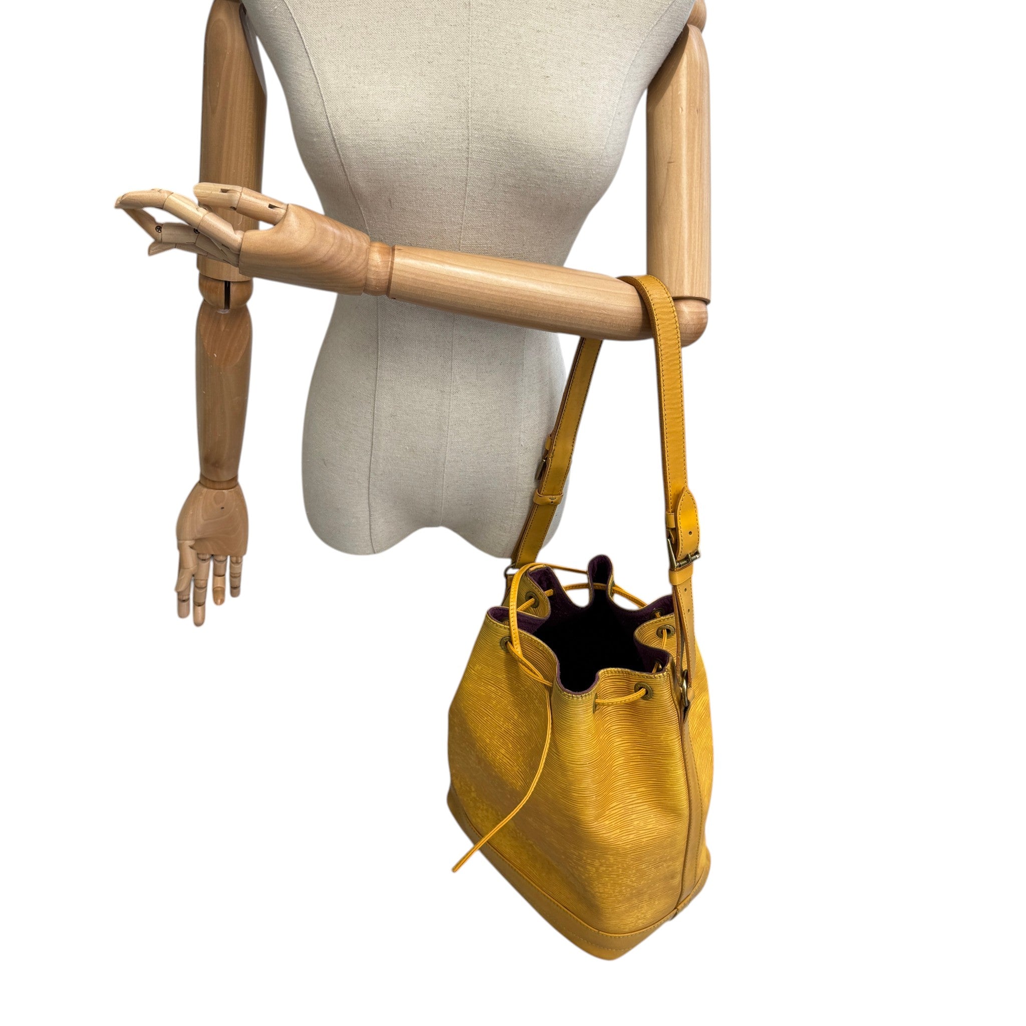 Women's Epi Noe Bag Yellow