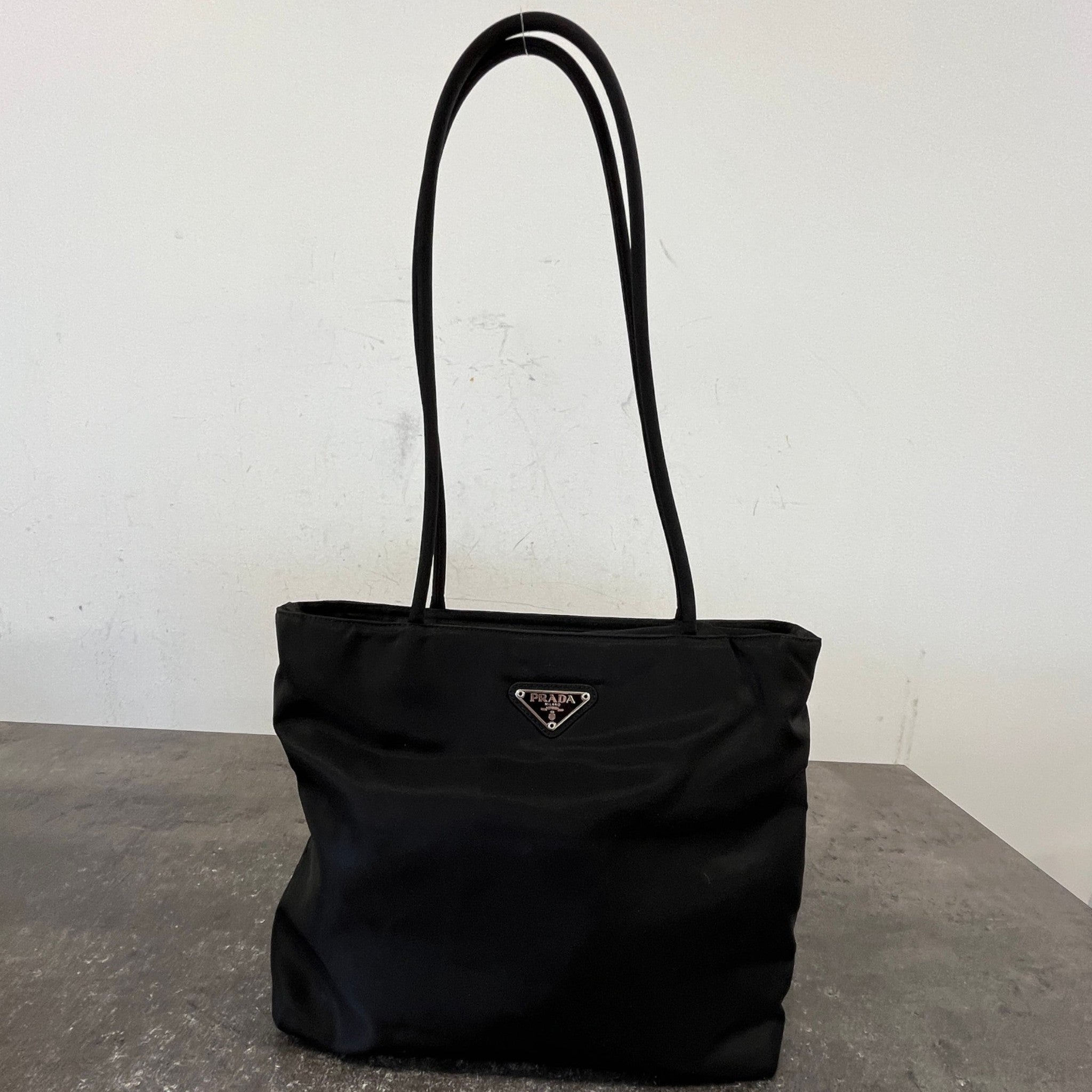 Women's Re-Nylon Plaque Logo Tote Bag Black