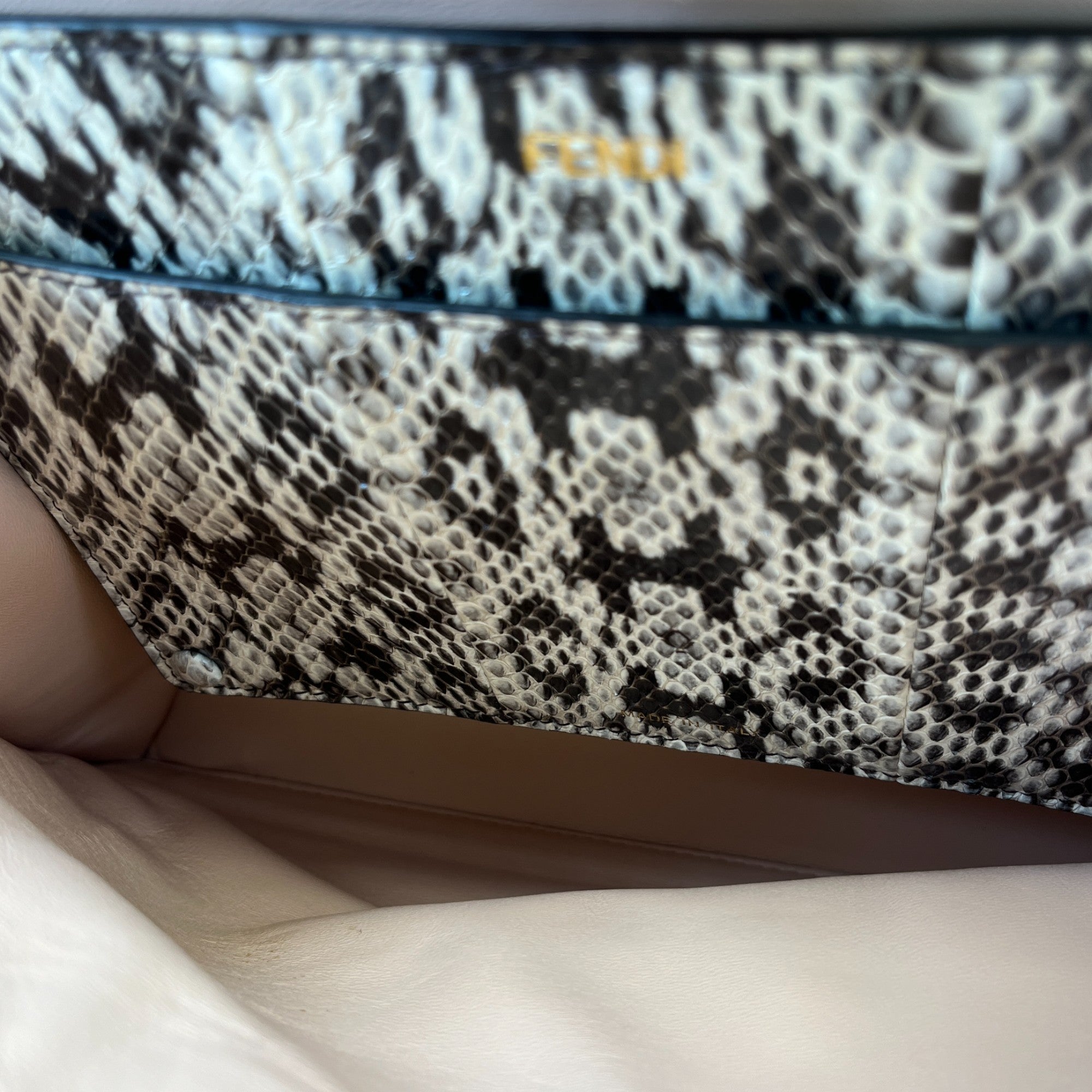 Women's Peekaboo Iseeu Small Handbag Beige