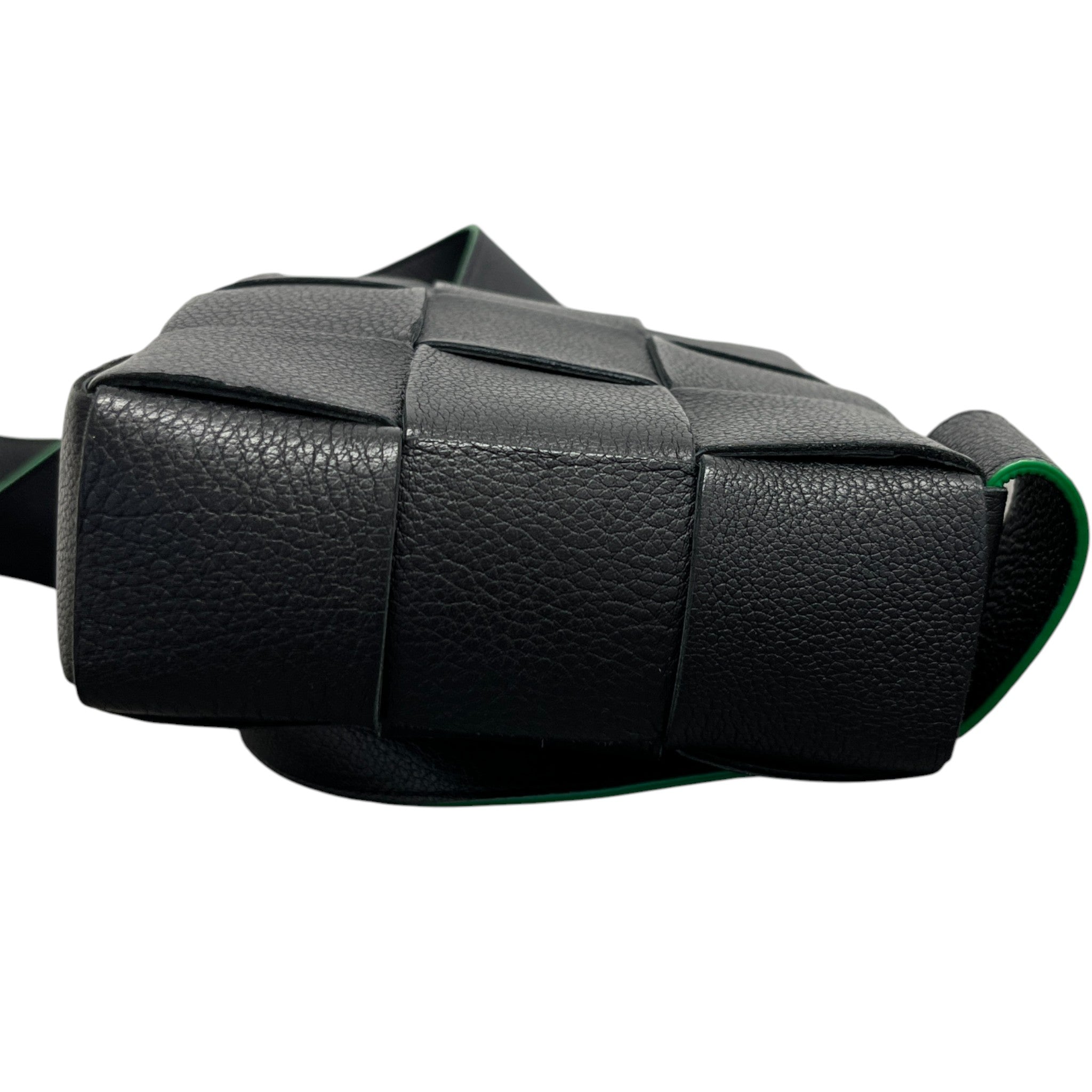 Men's Intrecciato Messenger Bag Black