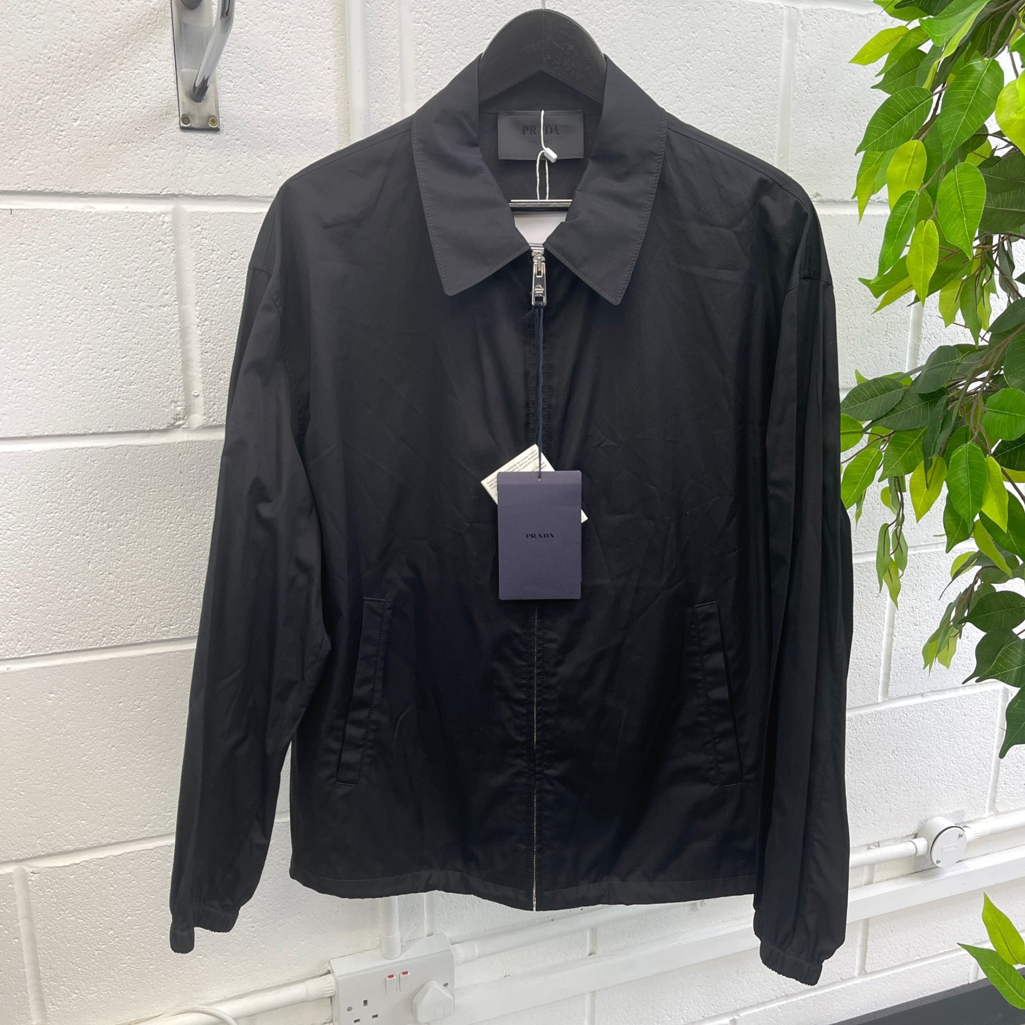 Men's Triangle Logo Jacket Black Size S