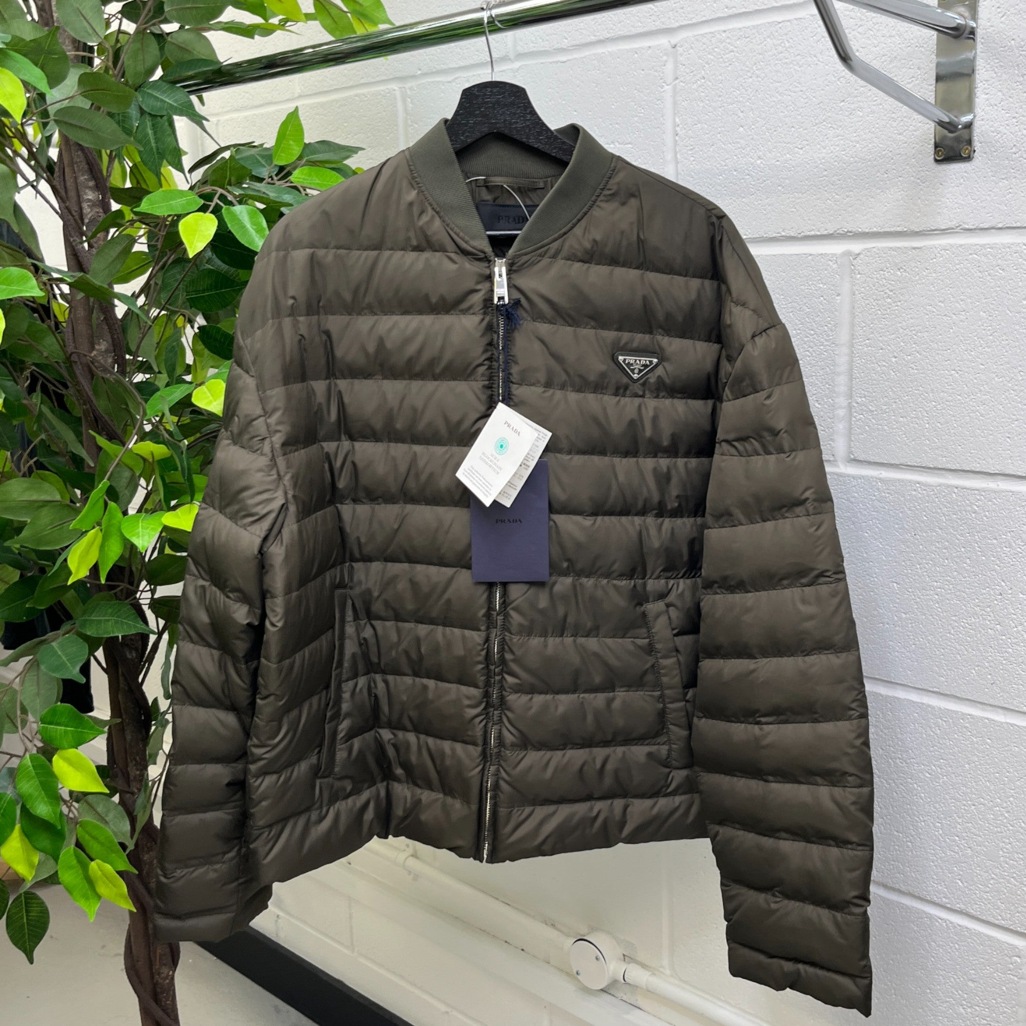 Men's Technical Fabric Plaque Logo Down Jacket Khaki Size S