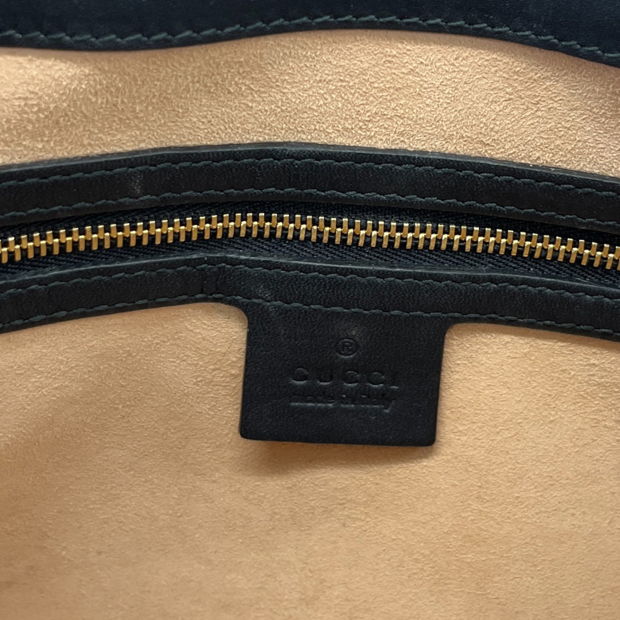 Women's Padlock Gg Supreme Bee Tote Bag Black