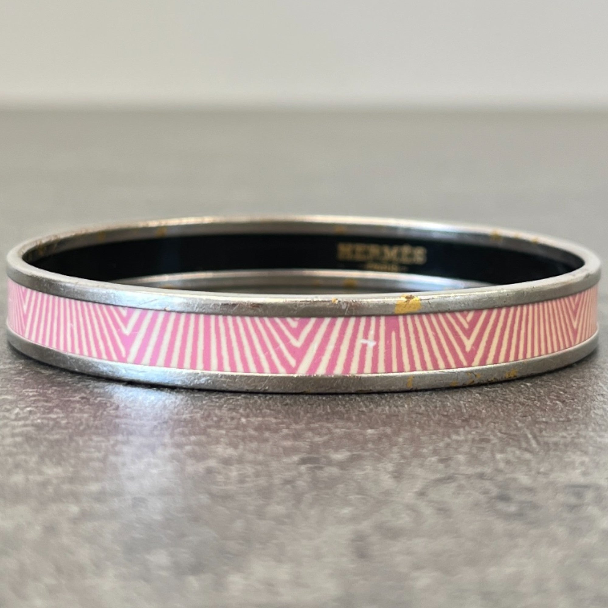 Women's Zigzag Bangle Bracelet Pink