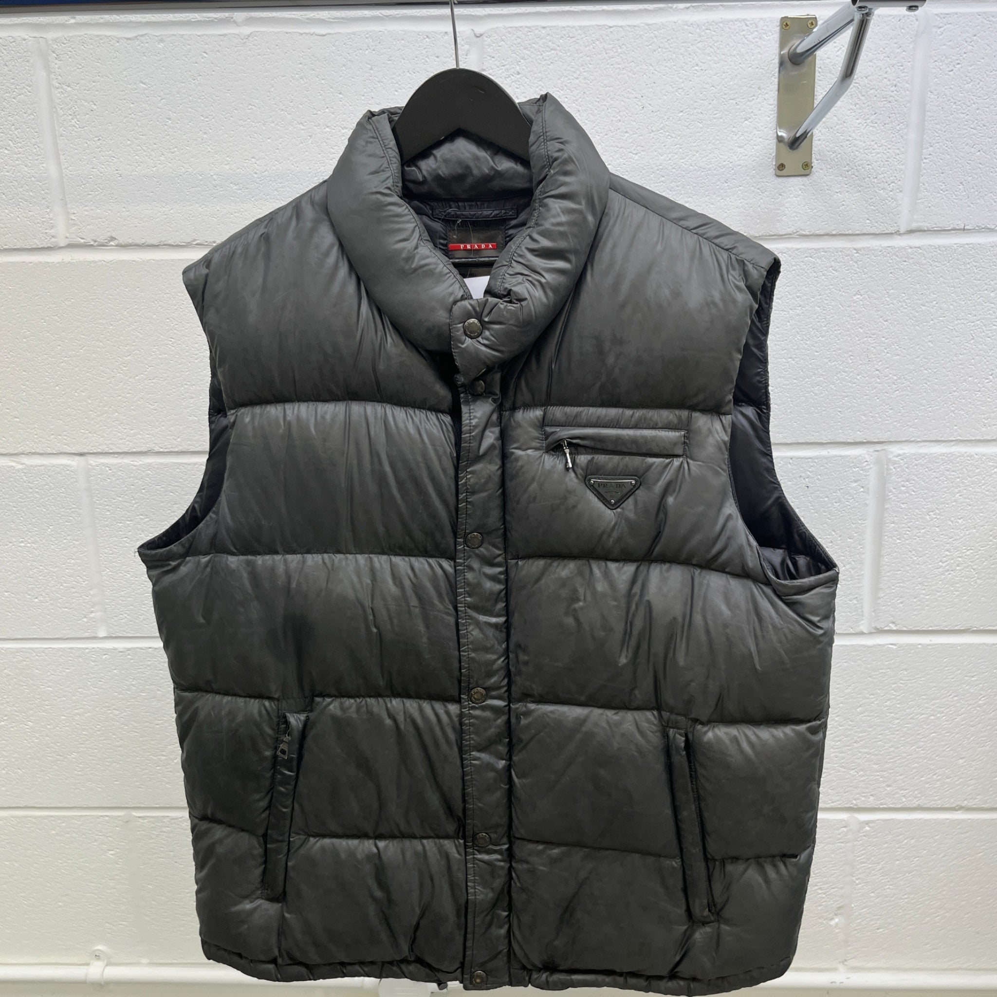 Men's Re-Nylon Plaque Logo Gilet Grey Size IT 56 / XXXL