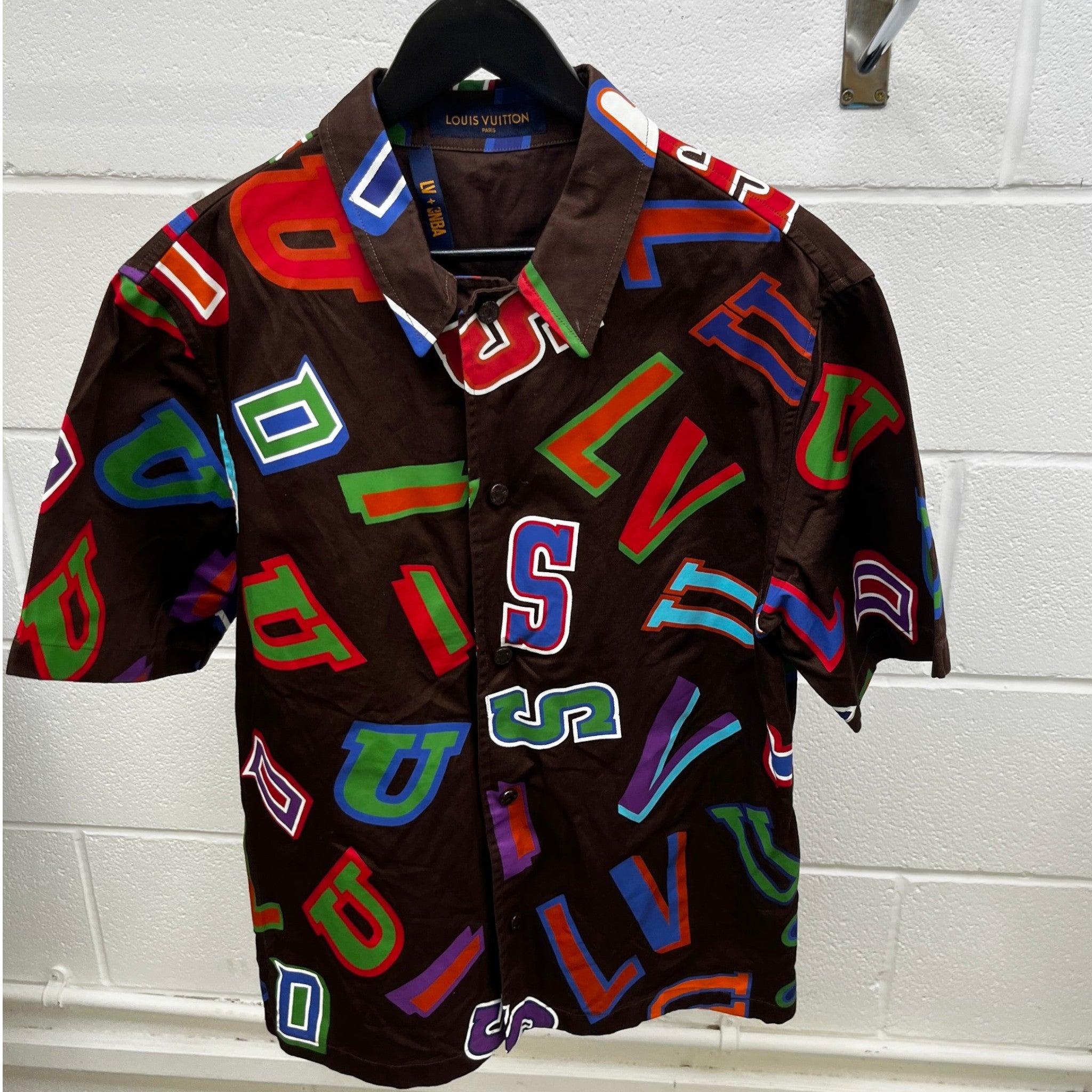 Men's X Nba Basketball Letters Button Up Short Sleeve Shirt Brown Size M