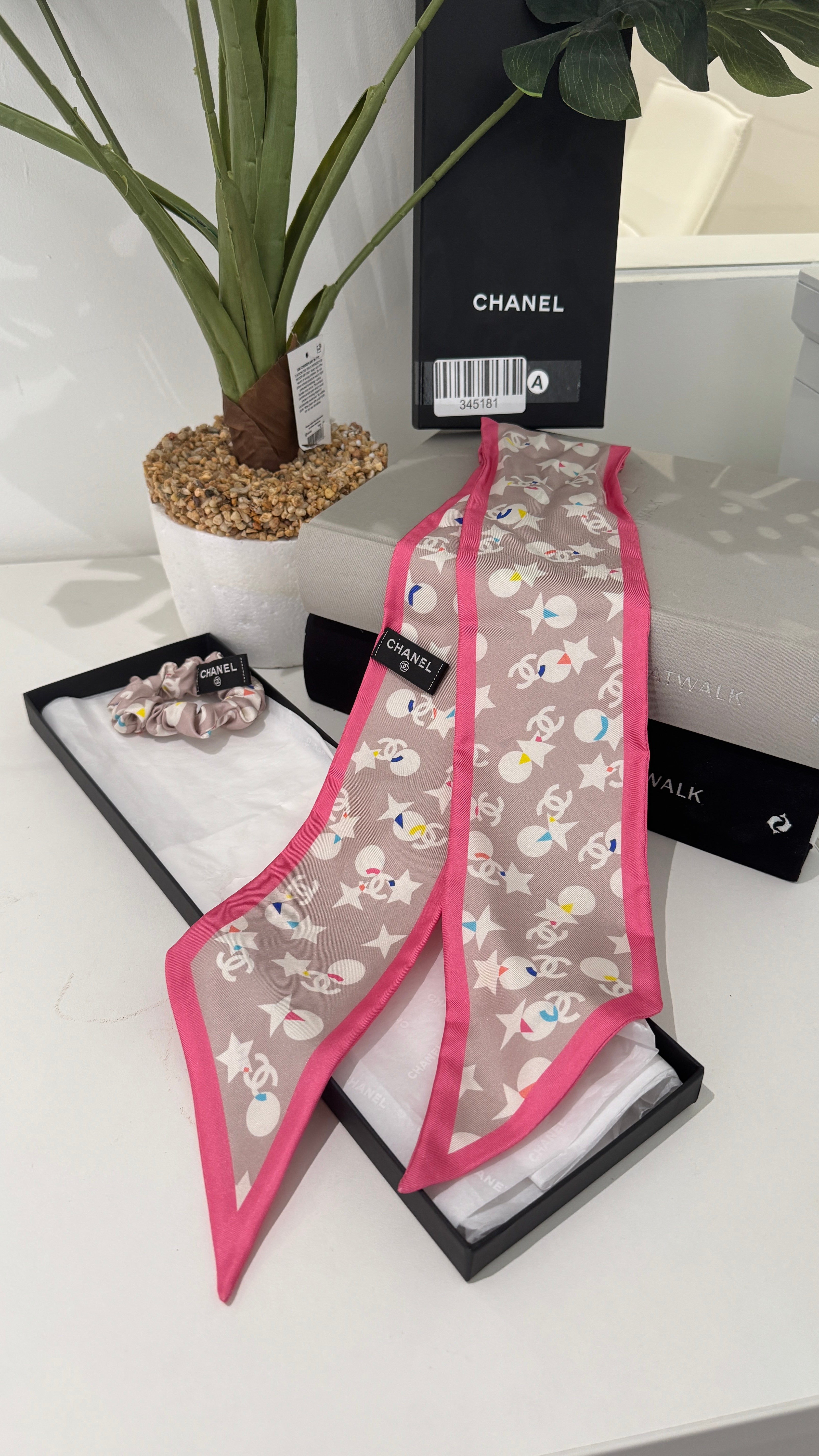 Women's Cc Logo Silk Scarf And Scrunchy Scarf Pink