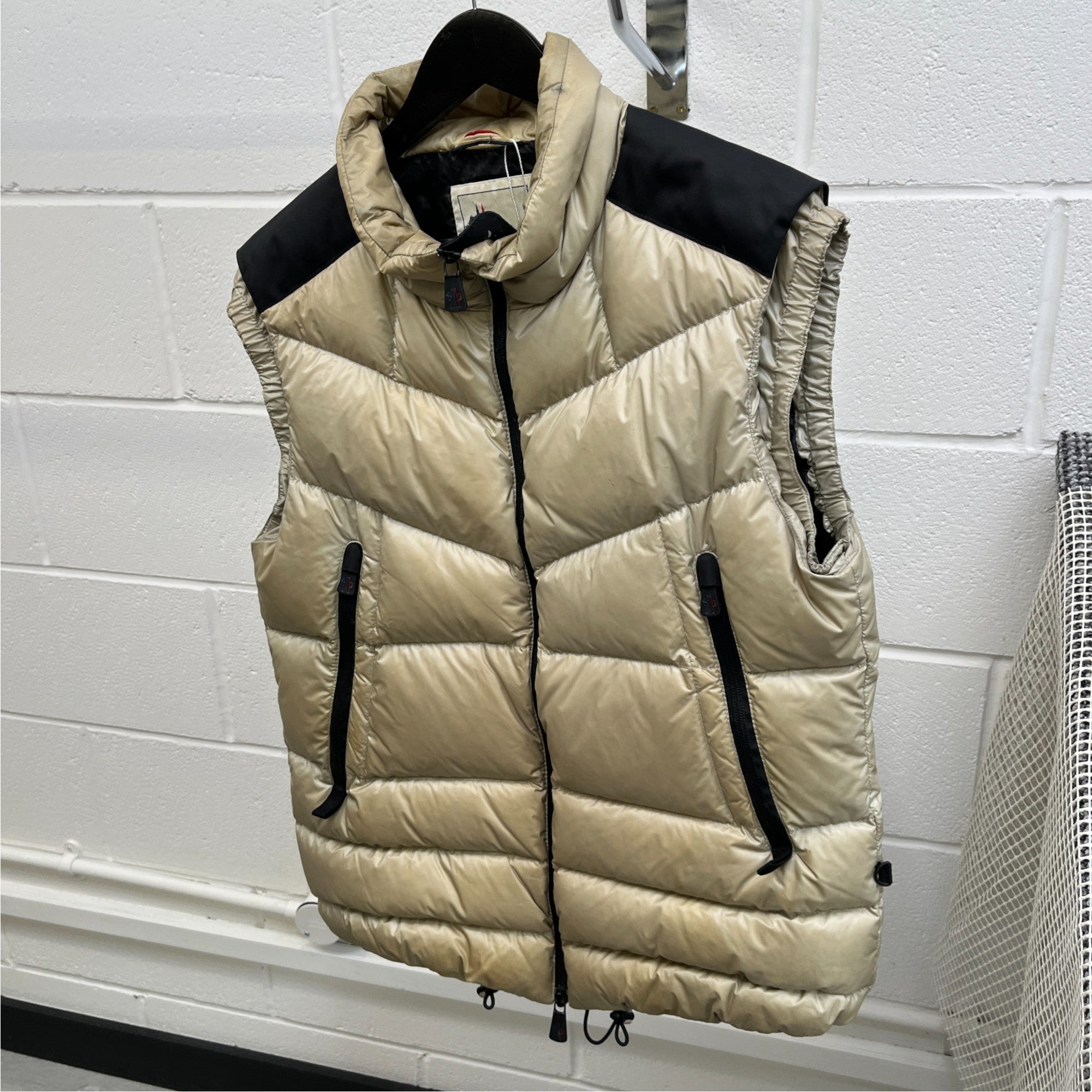 Men's Kostemberg Gilet Beige Size 3 / L