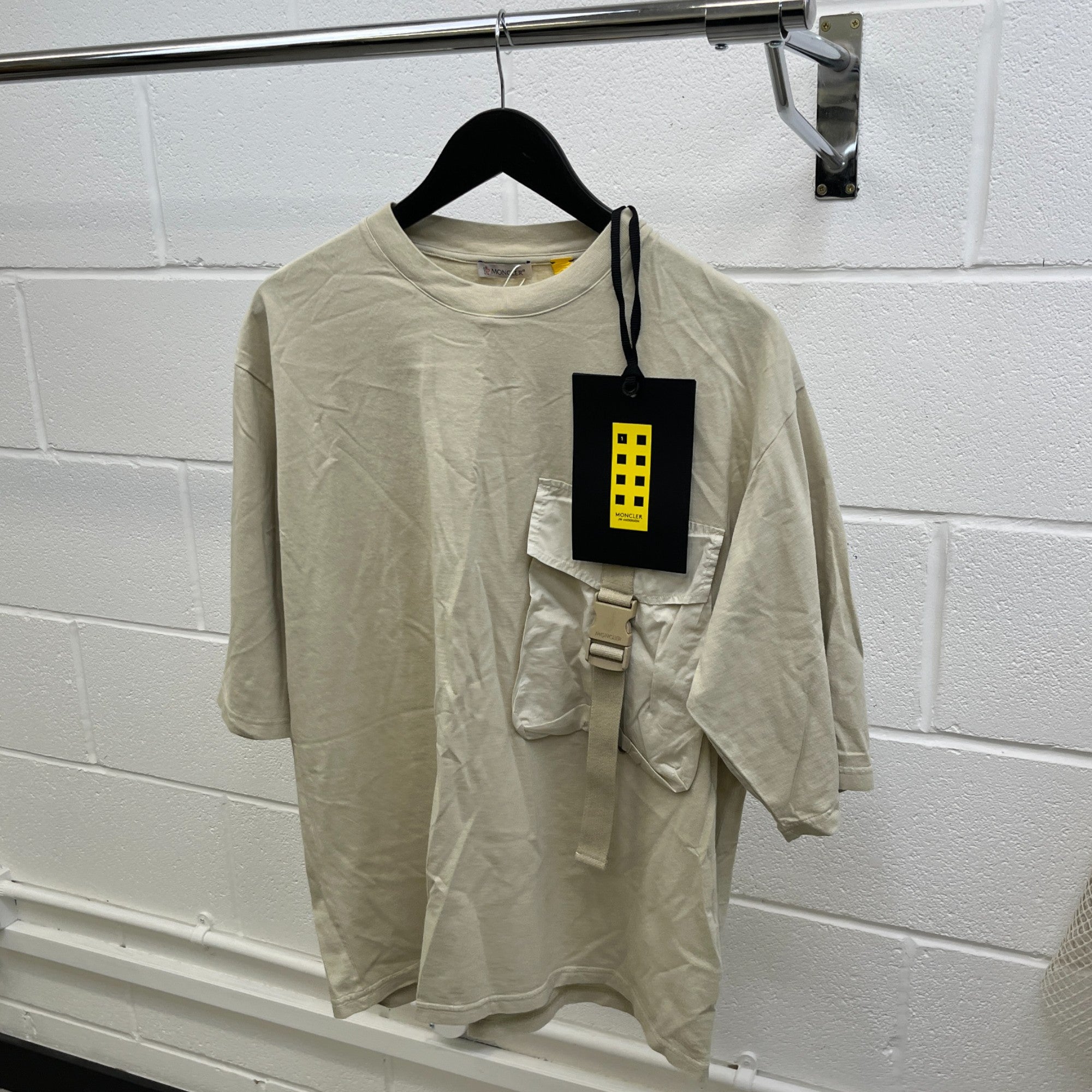 Men's Moncler X Jw Anderson T-Shirt Beige Size M