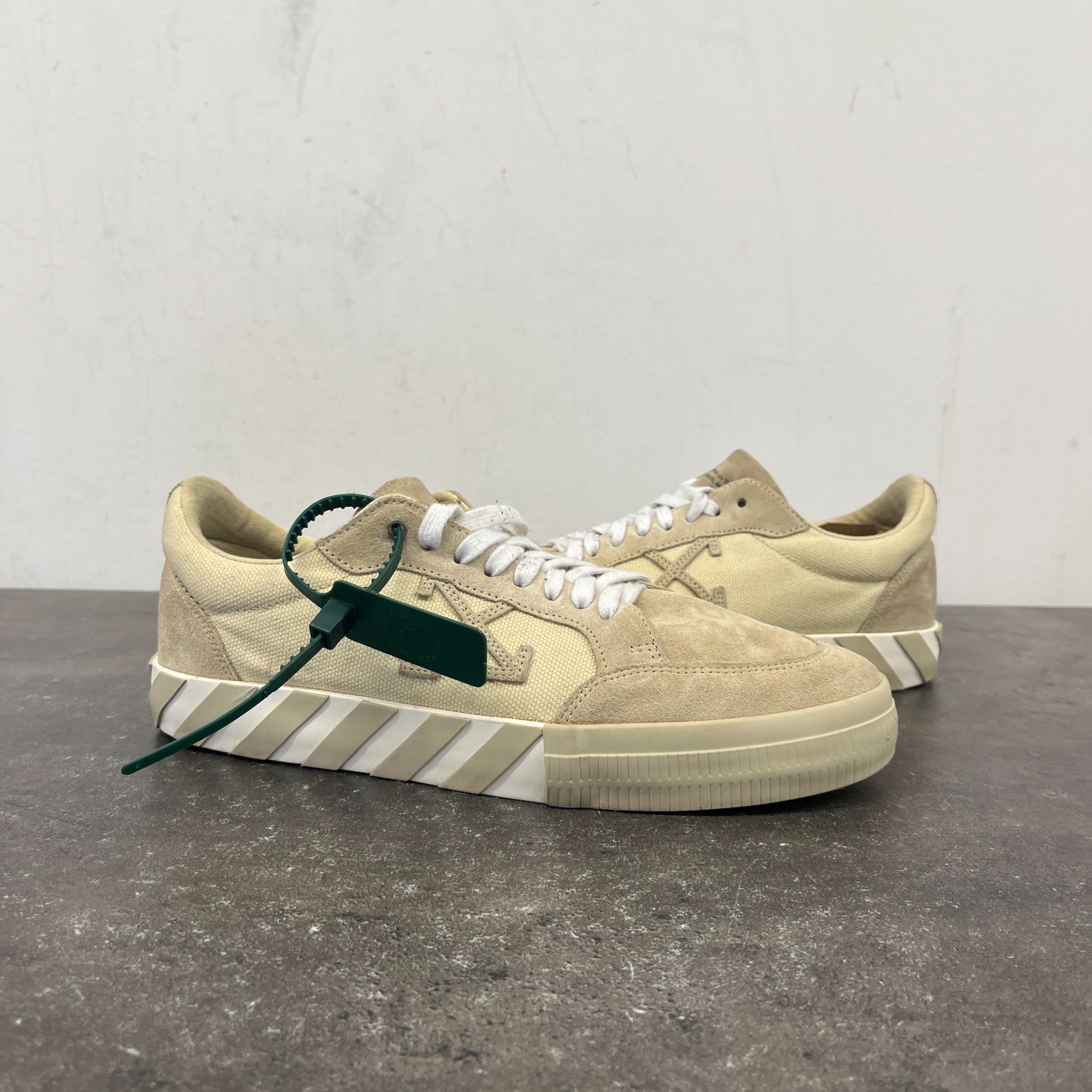 Men's Vulcanized Low Trainers Beige Size EU 43 / UK 9