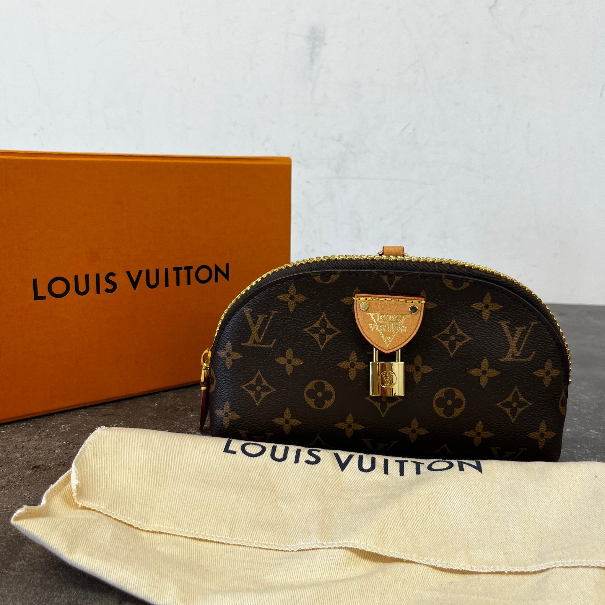 Women's Moon Pochette Monogram Bag Brown