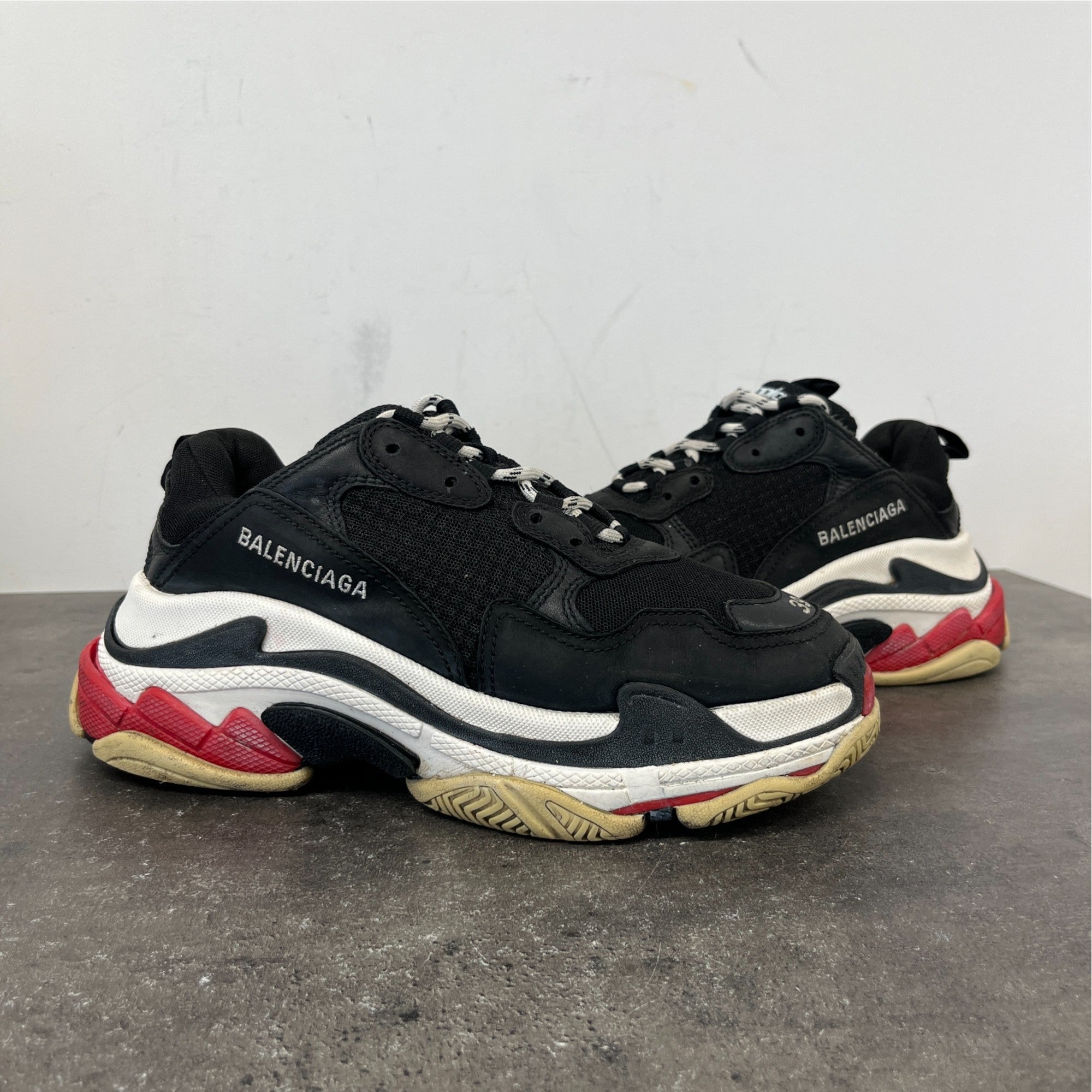 Men's Triple S Low Trainers Black Size EU 39 / UK 5