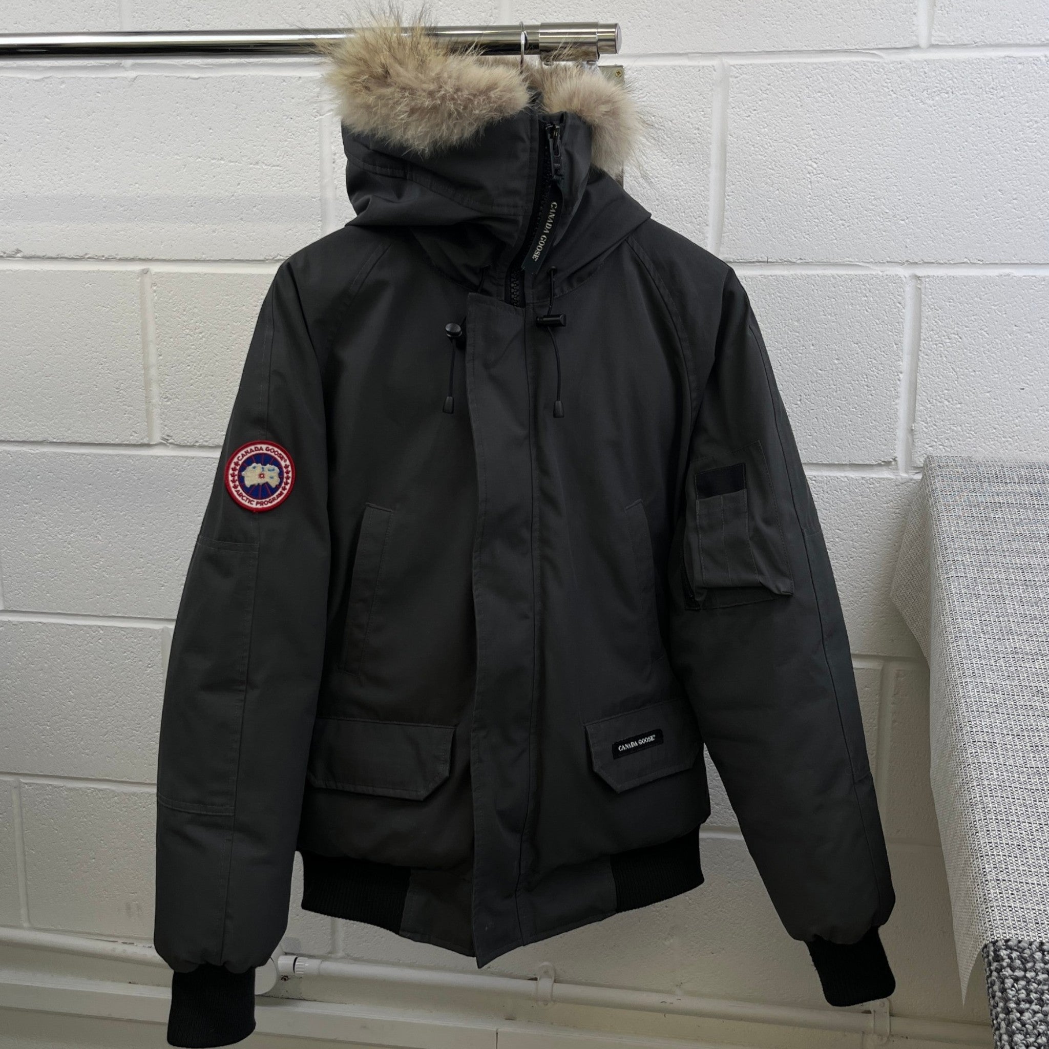 Men's Chilliwack Bomber Down Jacket Grey Size S