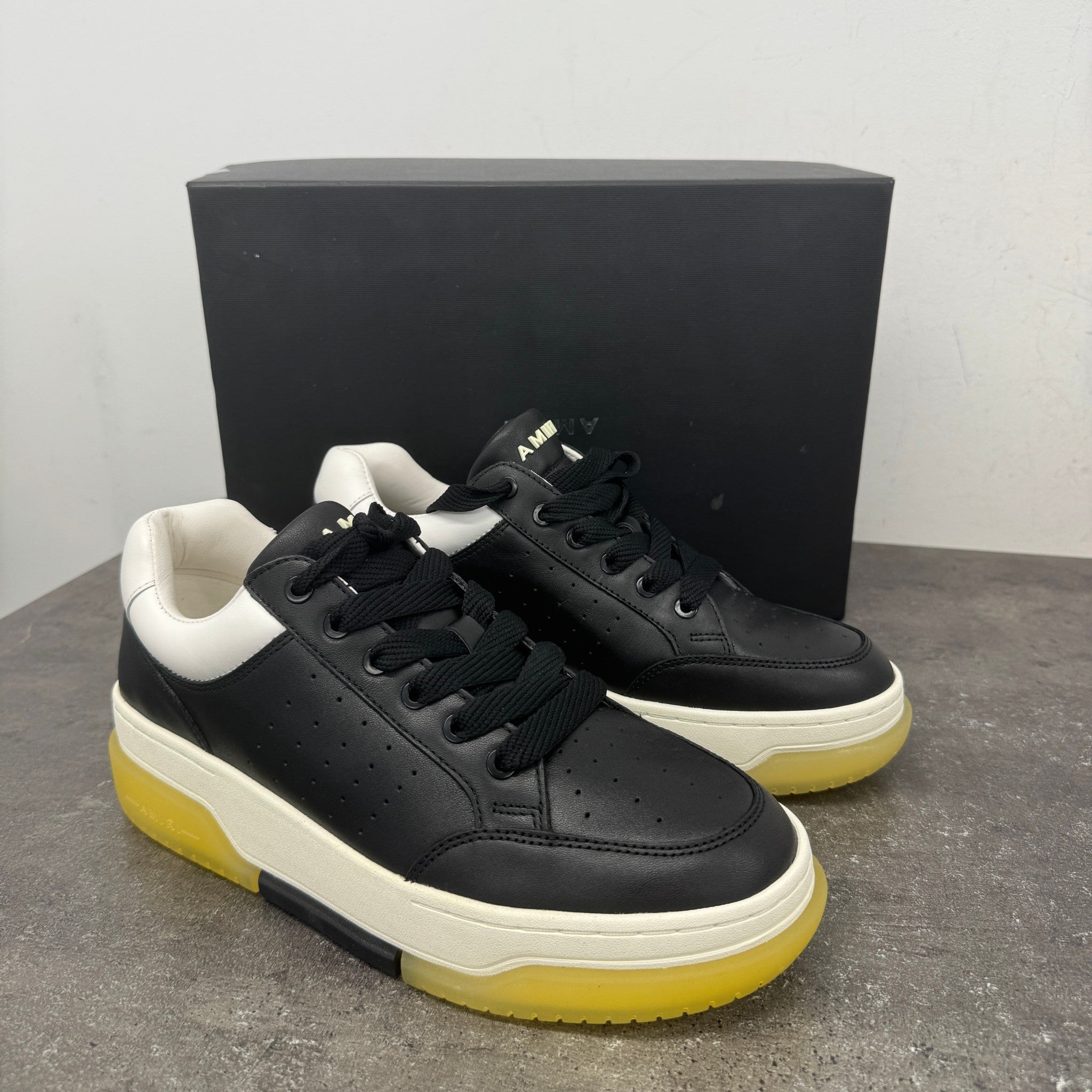 Men's Stadium Low Trainers Black Size EU 42 / UK 8