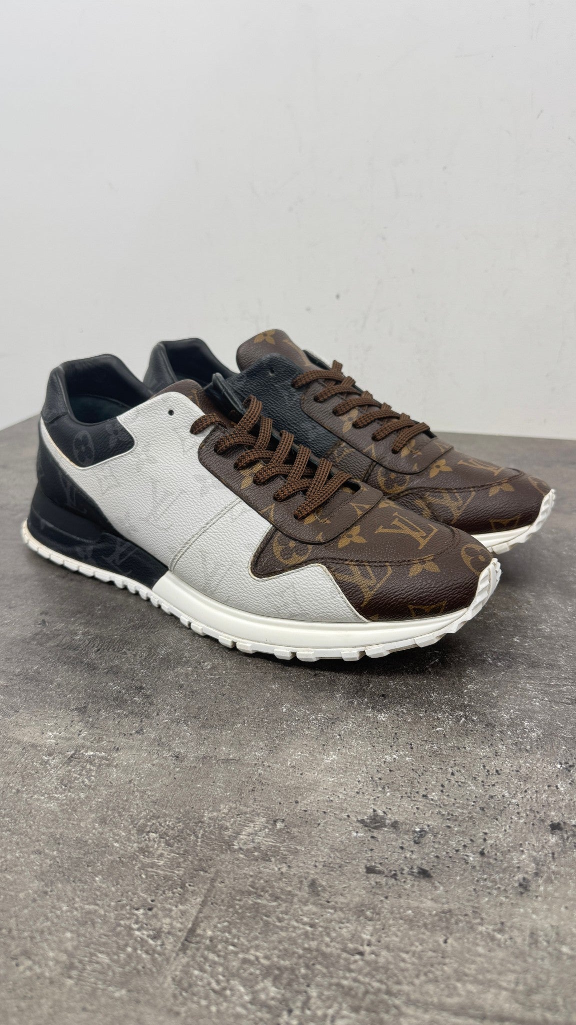 Men's Run Away Low Trainers Brown Size EU 42.5 / UK 8.5
