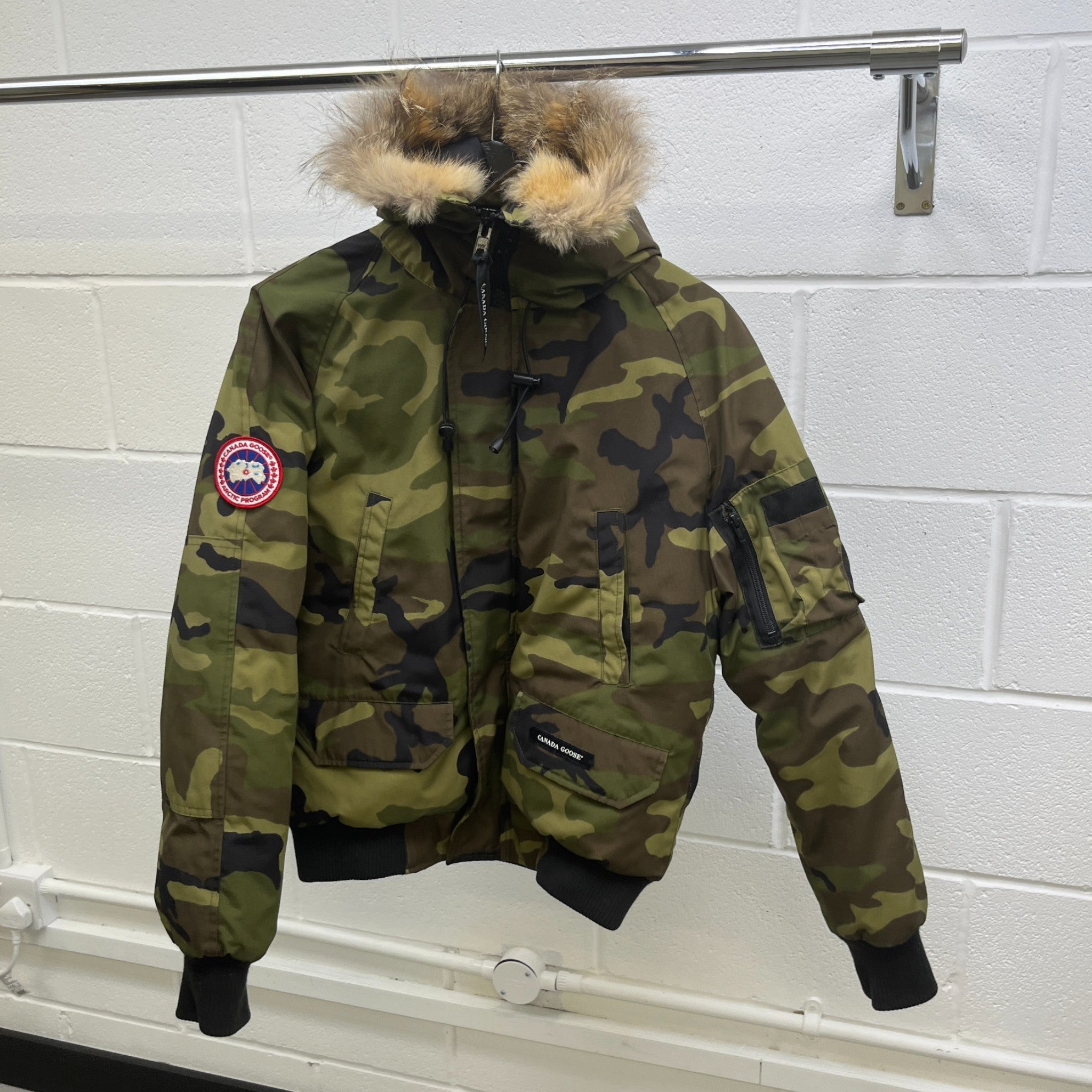 Men's Chilliwack Bomber Down Jacket Khaki Size S