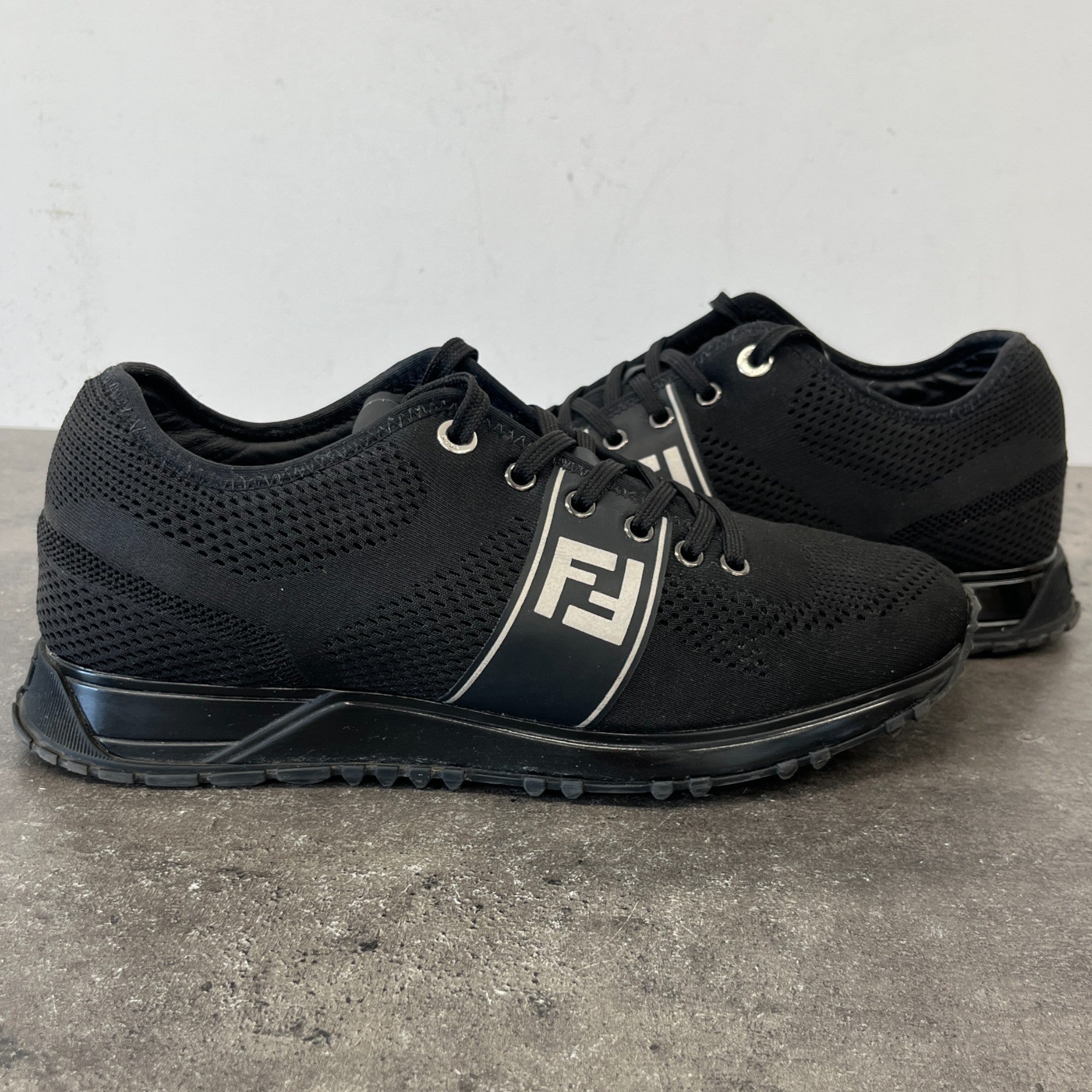 Men's Ff Logo Low Trainers Black Size EU 42 / UK 8