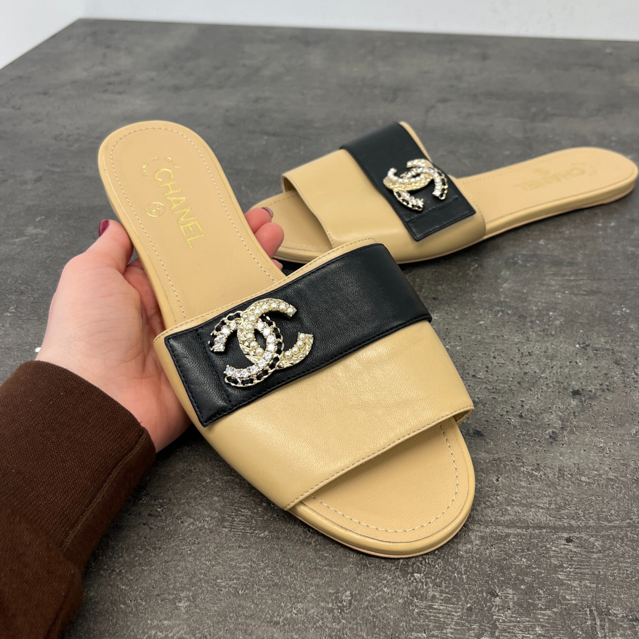 Women's Cc Embellished Slides Beige Size EU 40.5 / 7.5