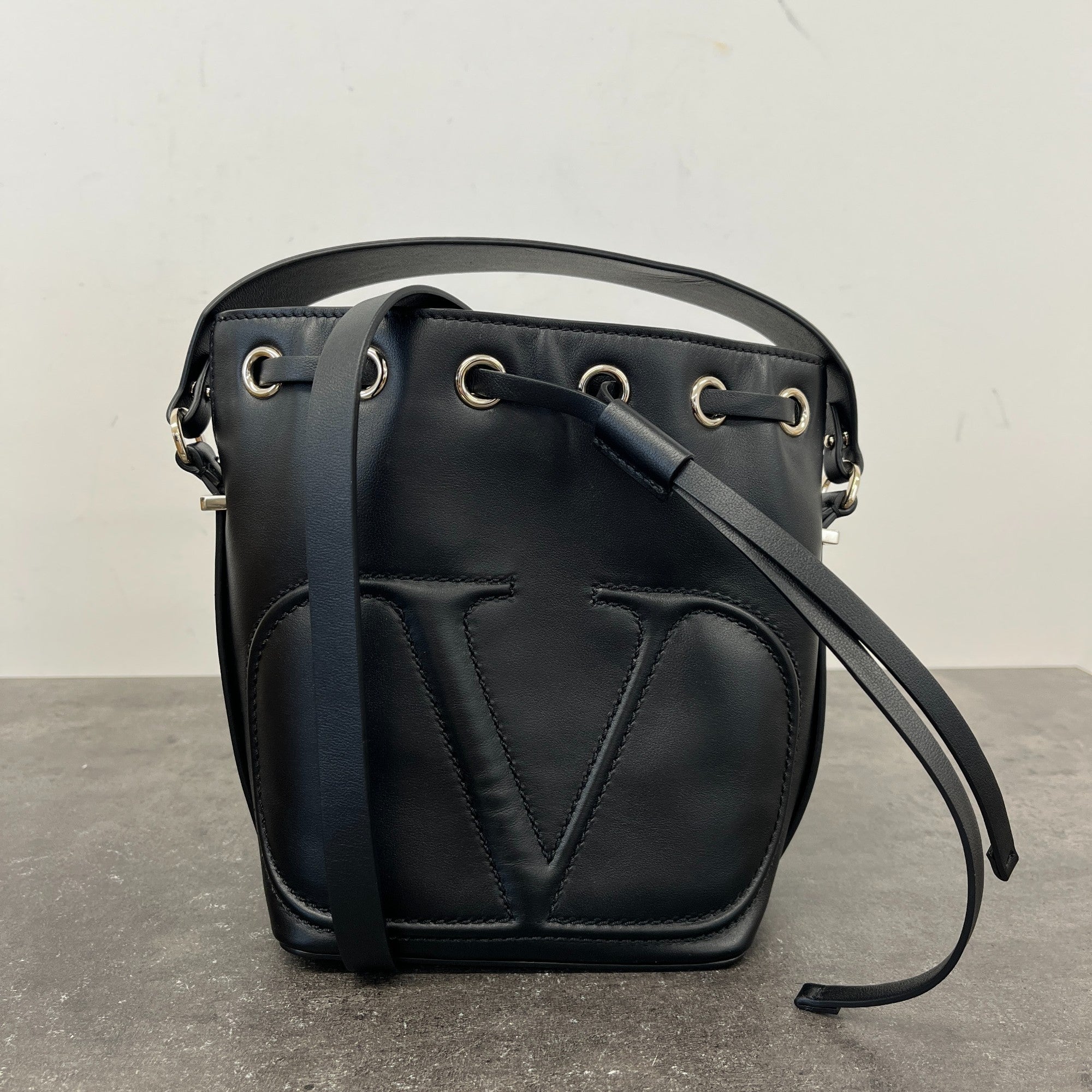 Women's Vlogo Bucket Bag Black