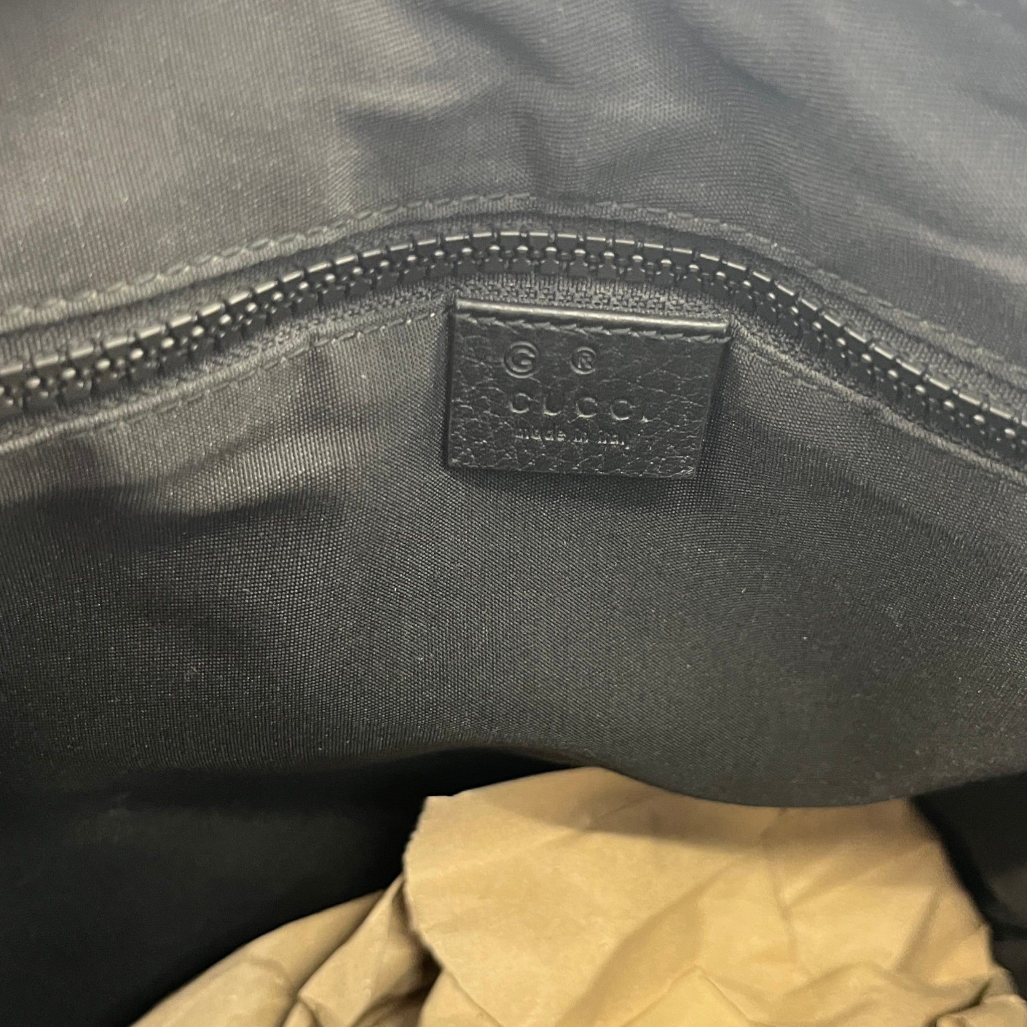 Men's Gg Supreme Messenger Bag Black