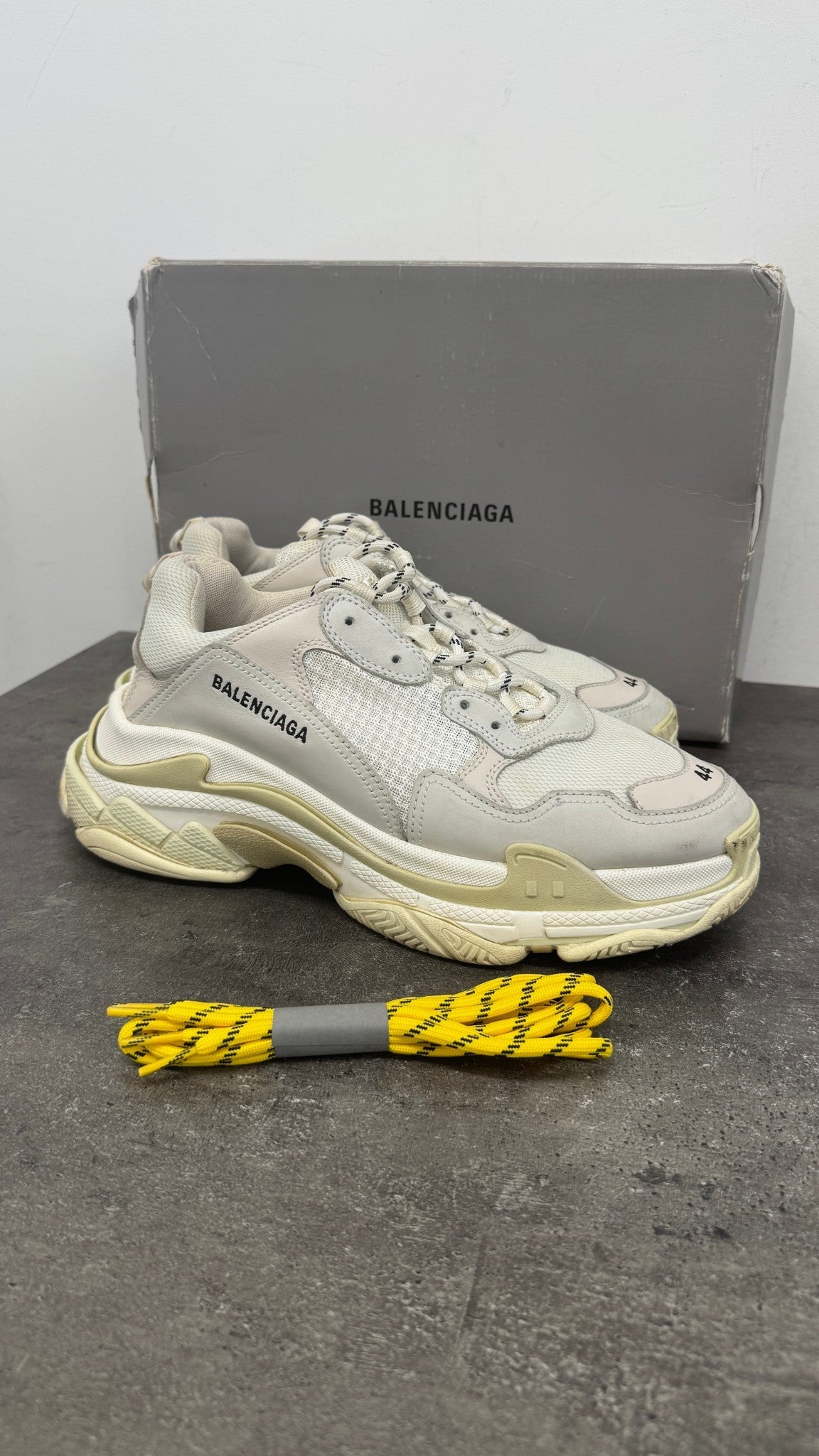 Men's Triple S Low Trainers Cream Size EU 44 / UK 10