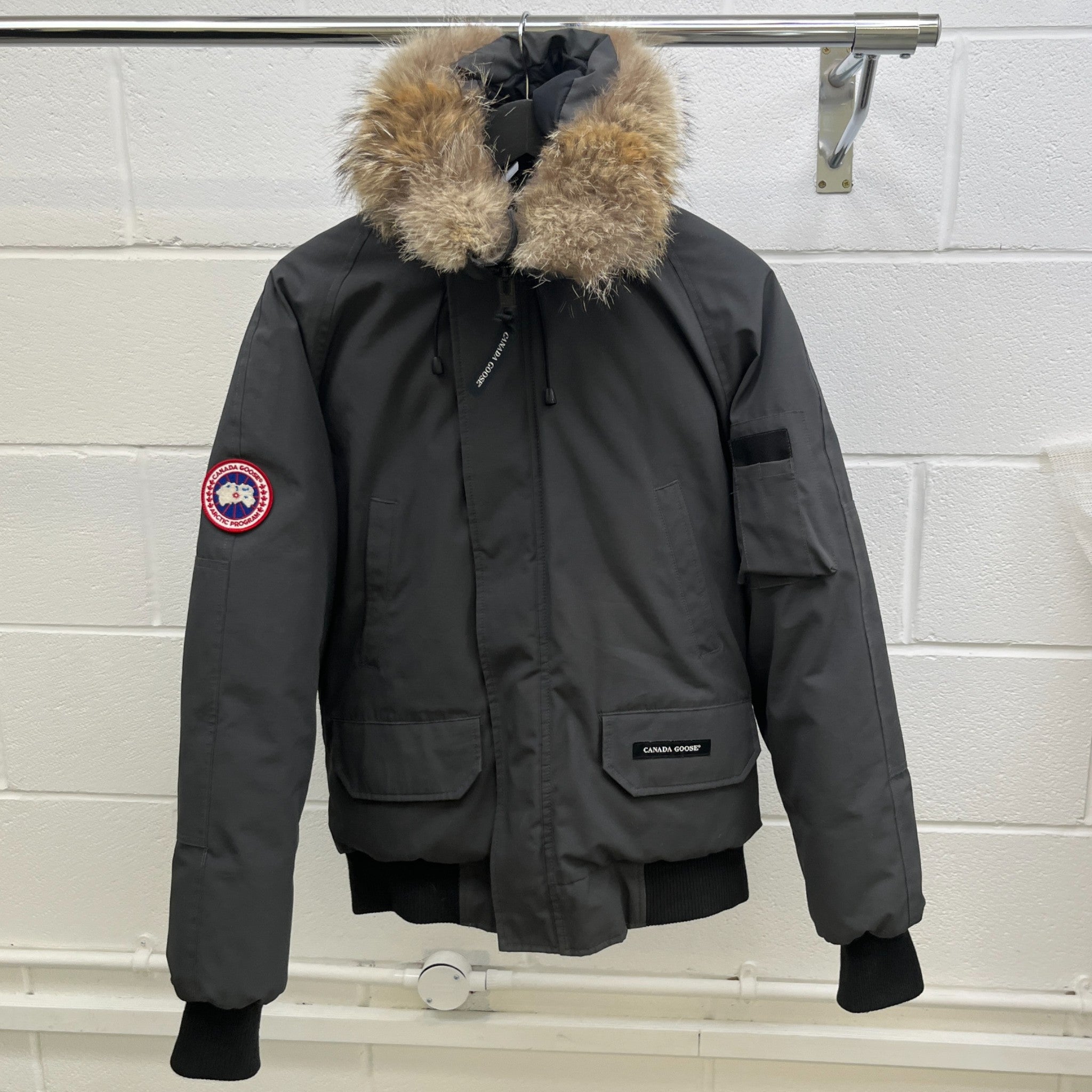 Men's Chilliwack Bomber Down Jacket Grey Size S