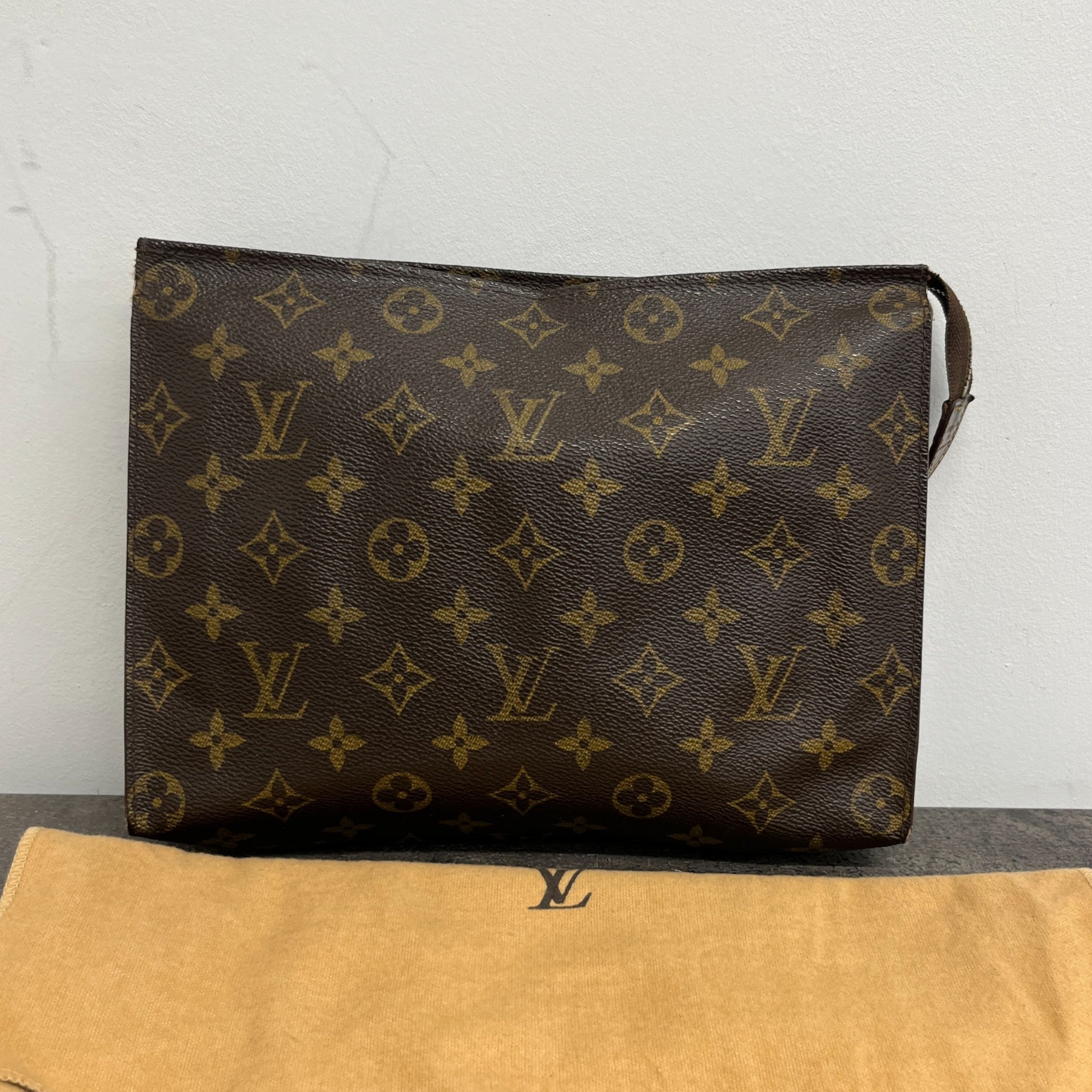 Women's Monogram 26 Pouch Brown