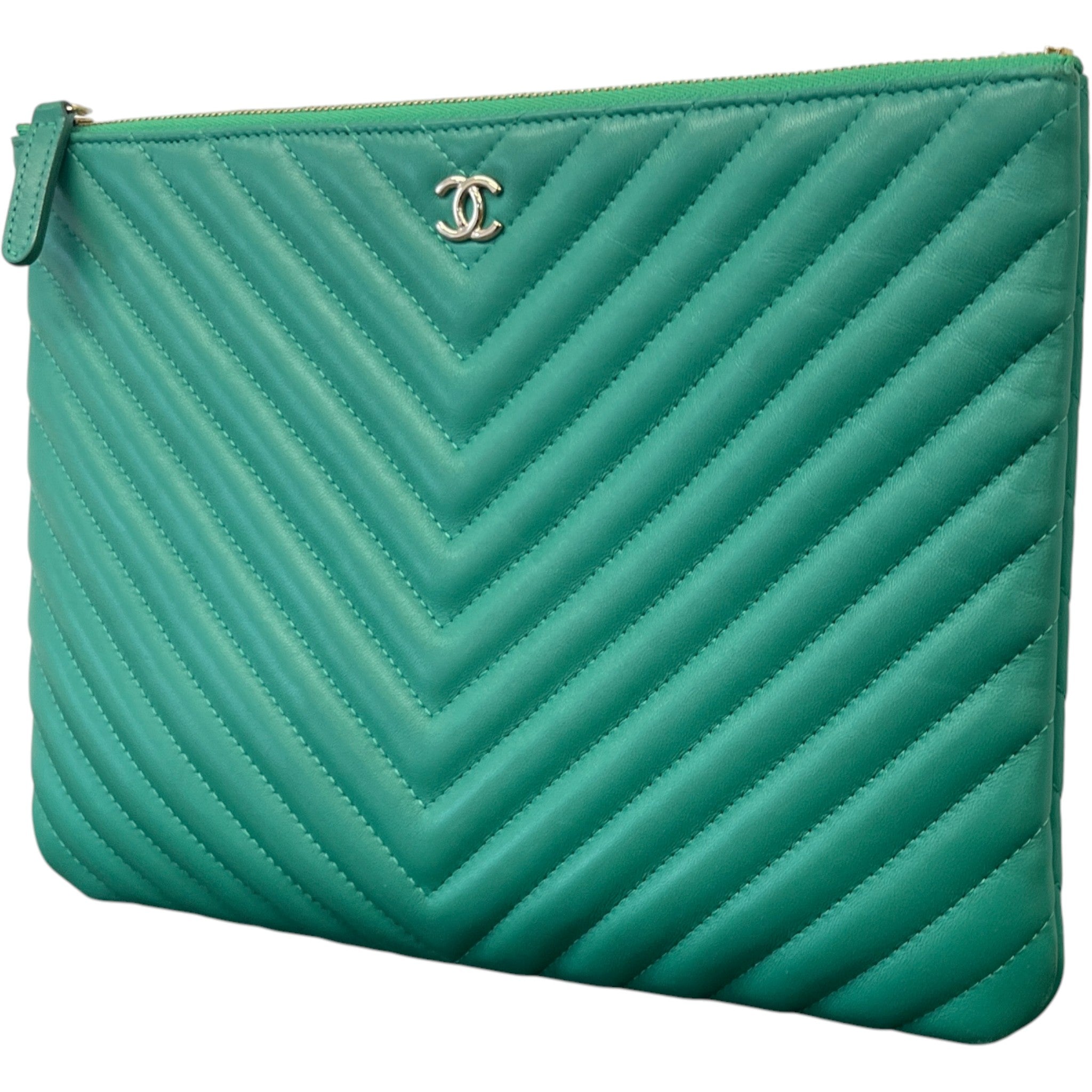 Women's Cc Chevron O-Case Lambskin Pouch Green