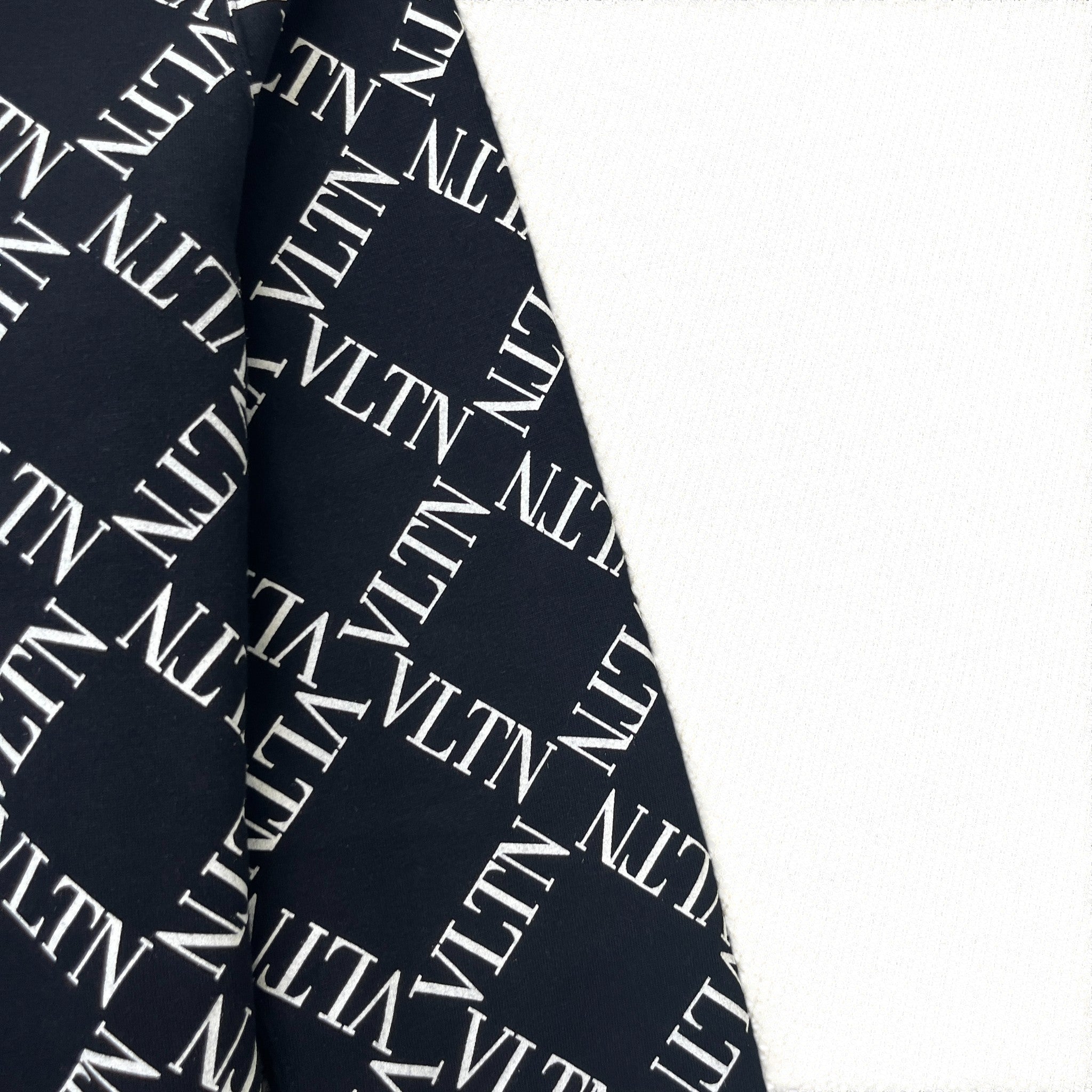 Men's Vltn Logo Sweatshirt Black Size S