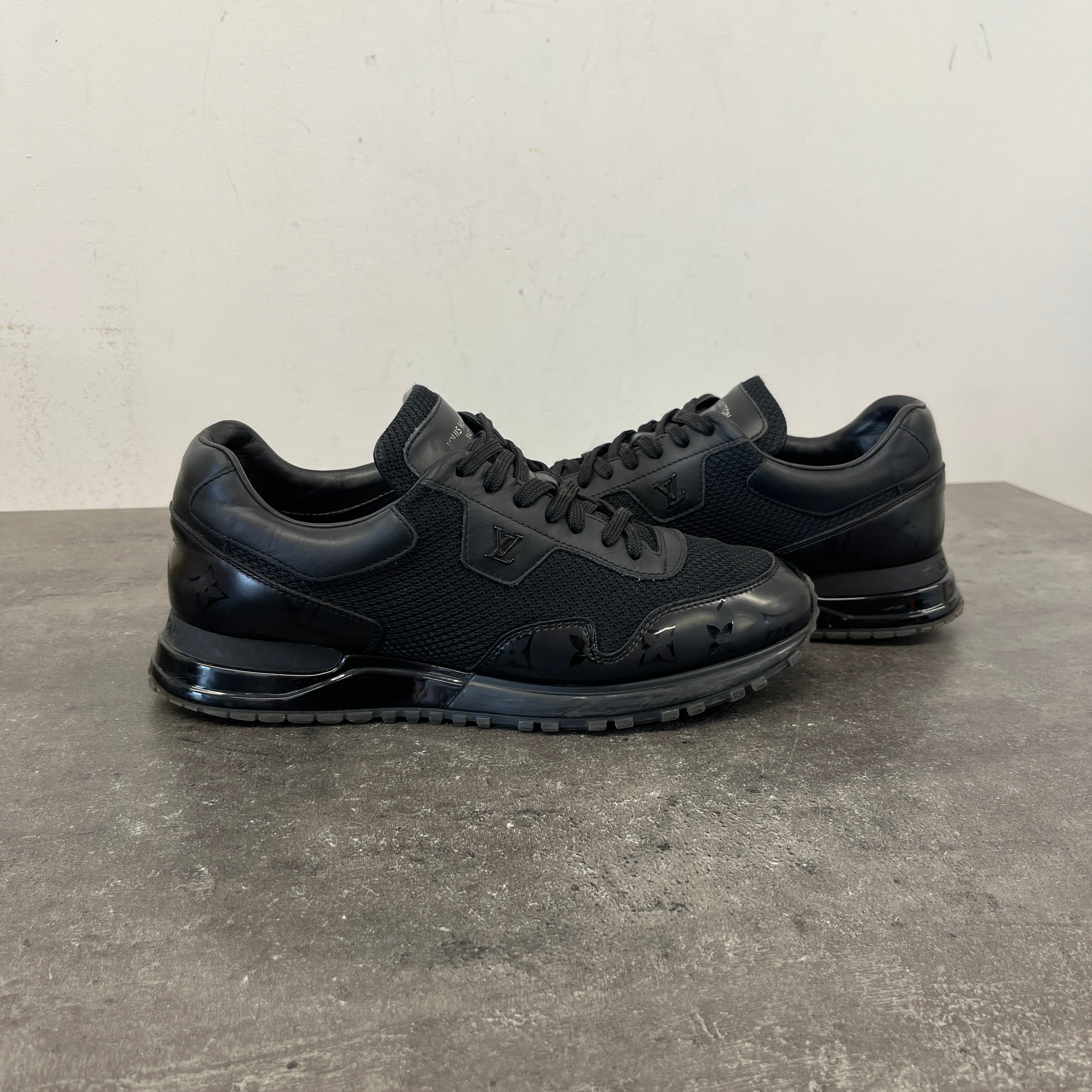 Men's Monogram Run Away Low Trainers Black Size EU 41 / UK 7