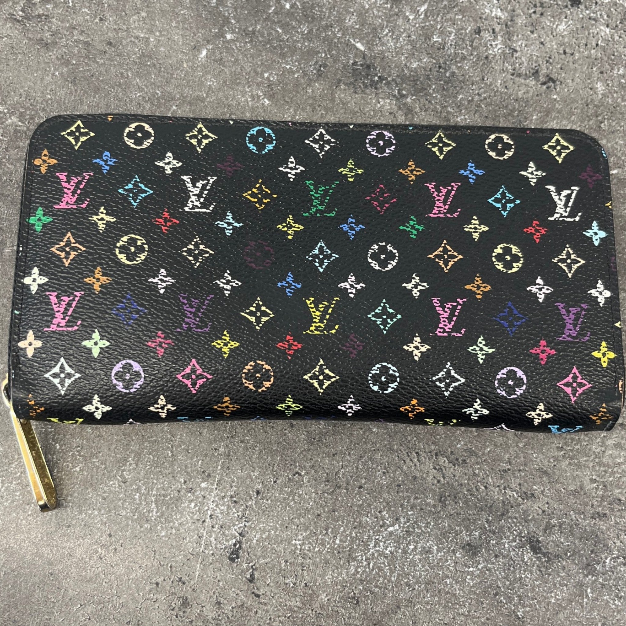 Women's Monogram Murakami Zippy Purse Black