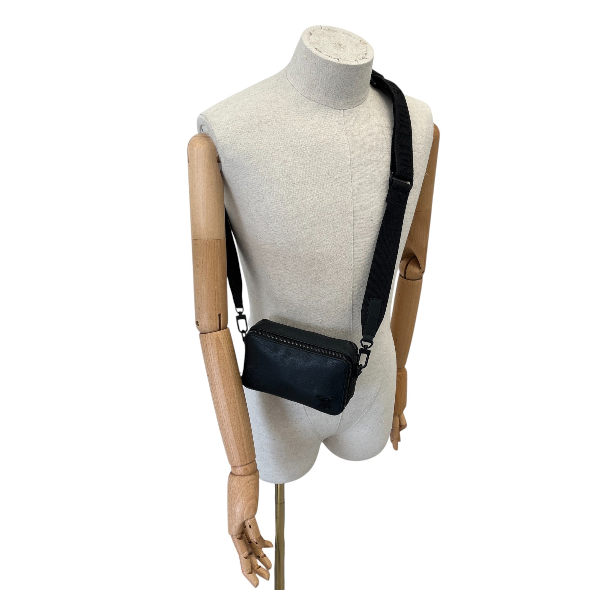 Men's Alpha Wearable Wallet Belt Bag Black