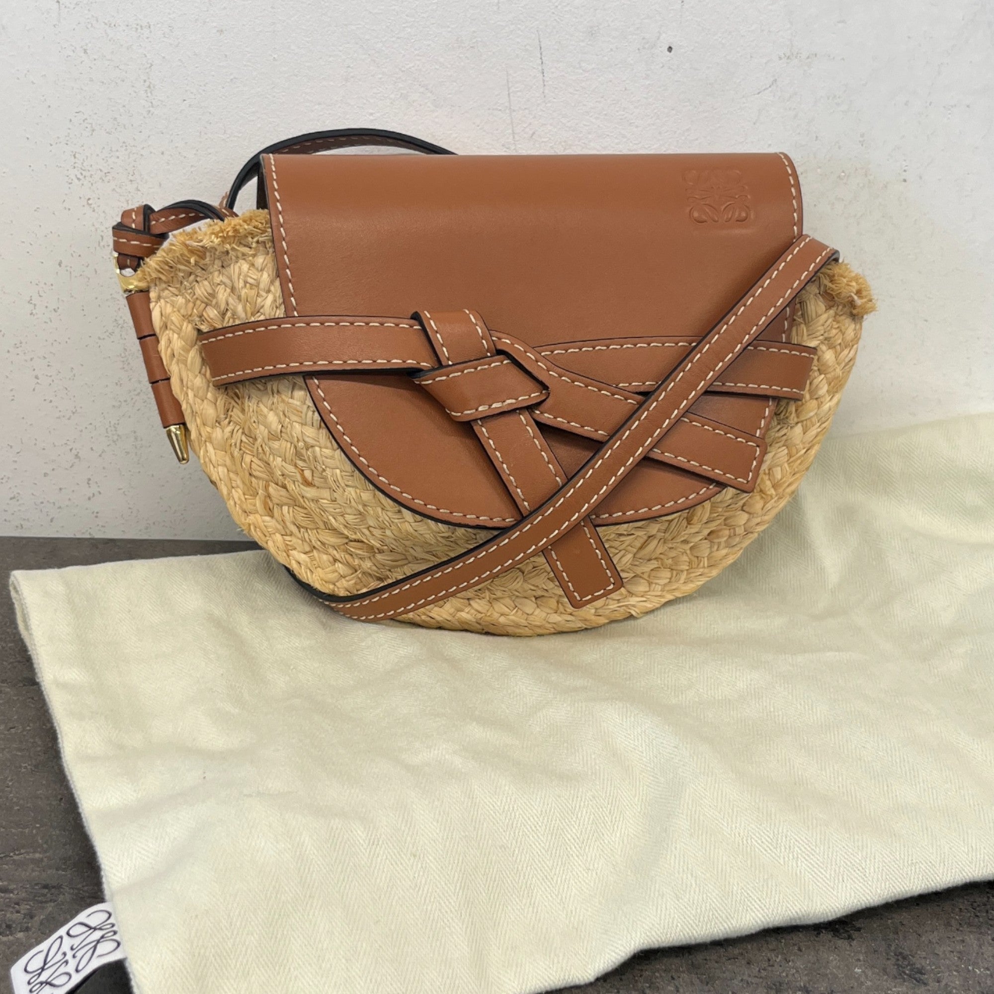 Women's Raffia Mini Gate Handbag Brown