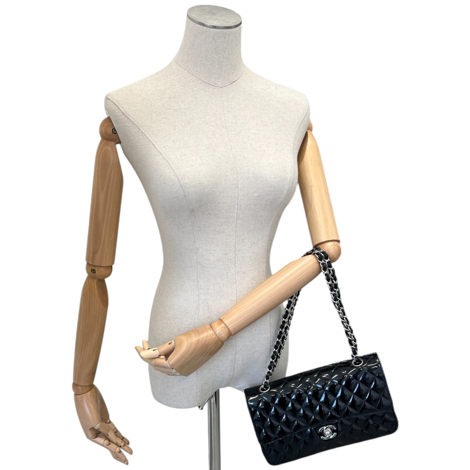 Women's Classic Flap Patent Medium Bag Black