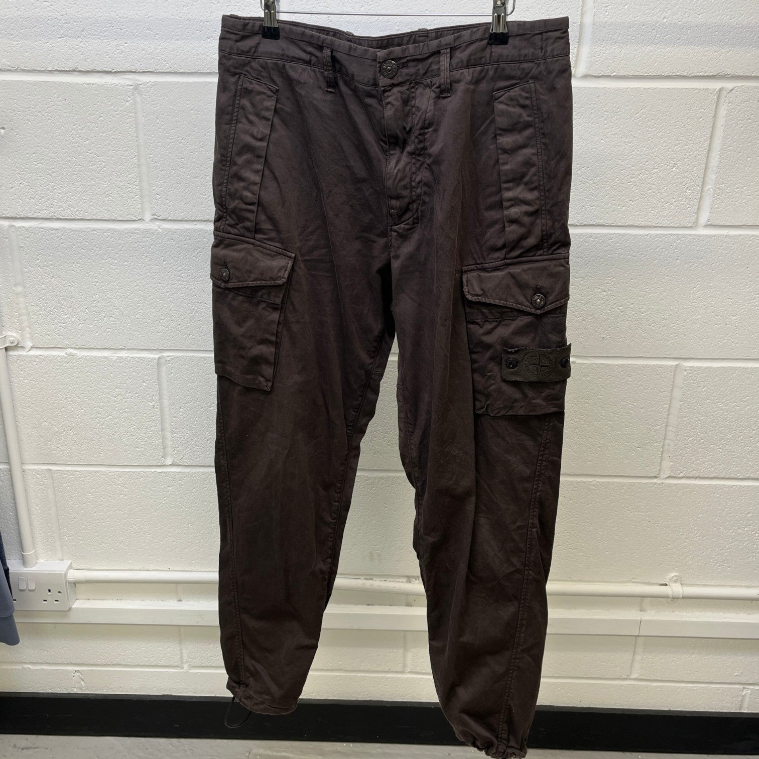 Men's Applique Logo Ghost Cargos Brown Size Waist 32"