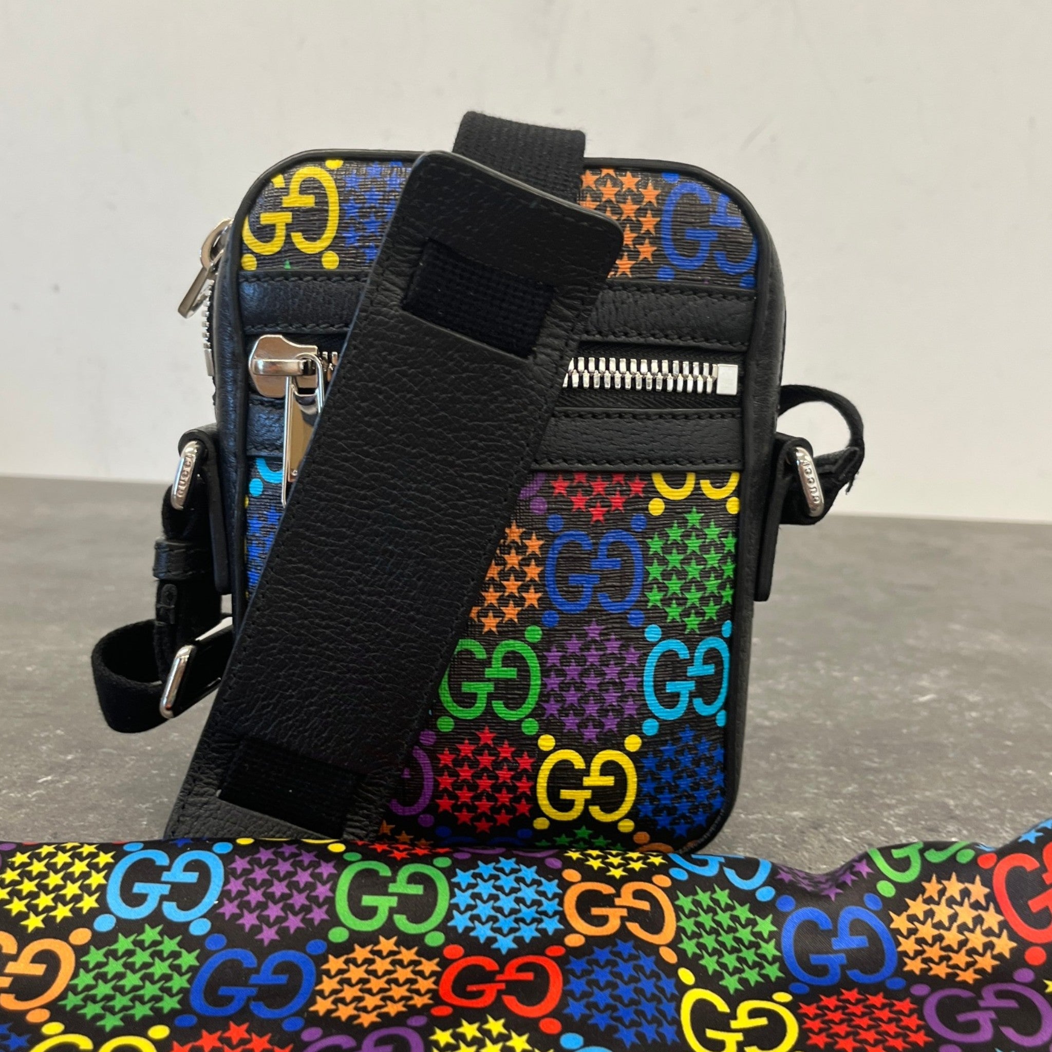 Men's Gg Psychedelic Messenger Bag Black
