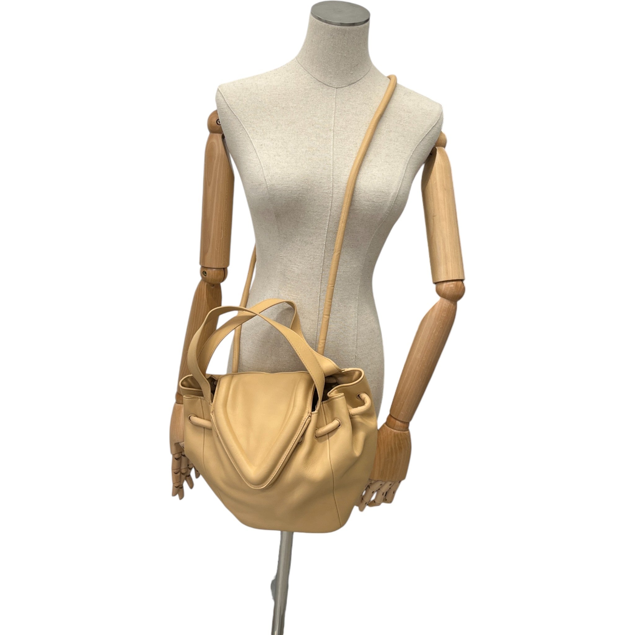 Women's Beak Handbag Beige