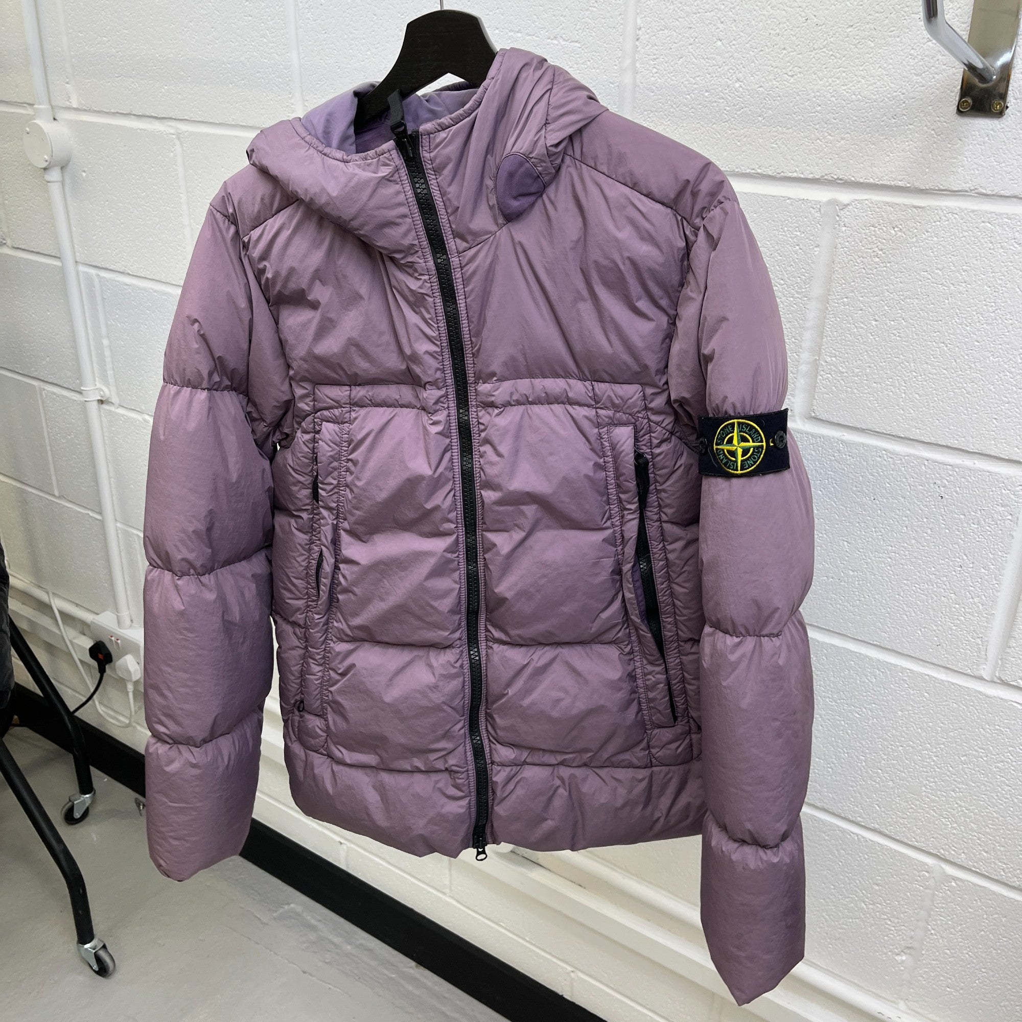 Men's Applique Logo Crinkle Reps Down Jacket Purple Size S