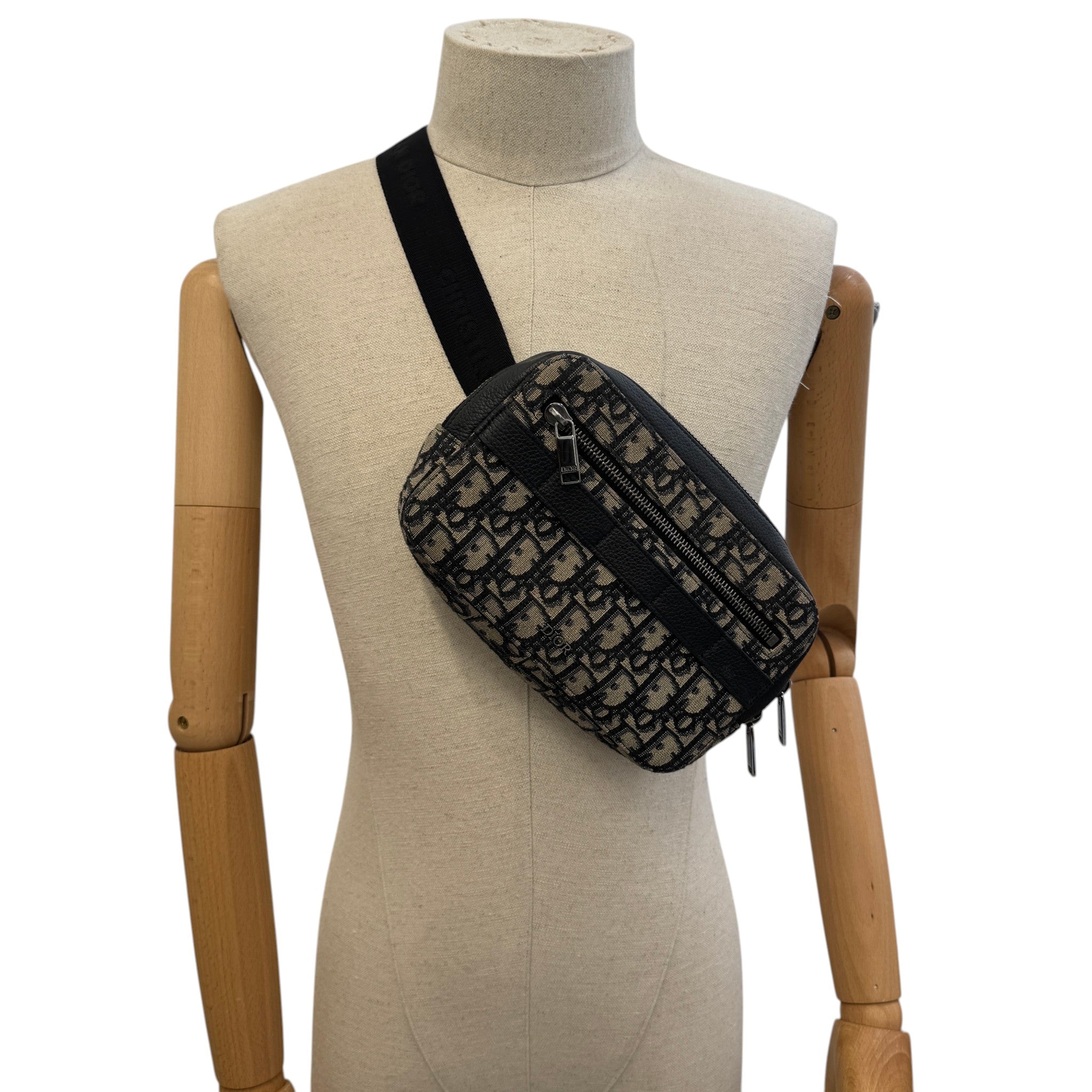 Men's Oblique Safari Messenger Bag Black