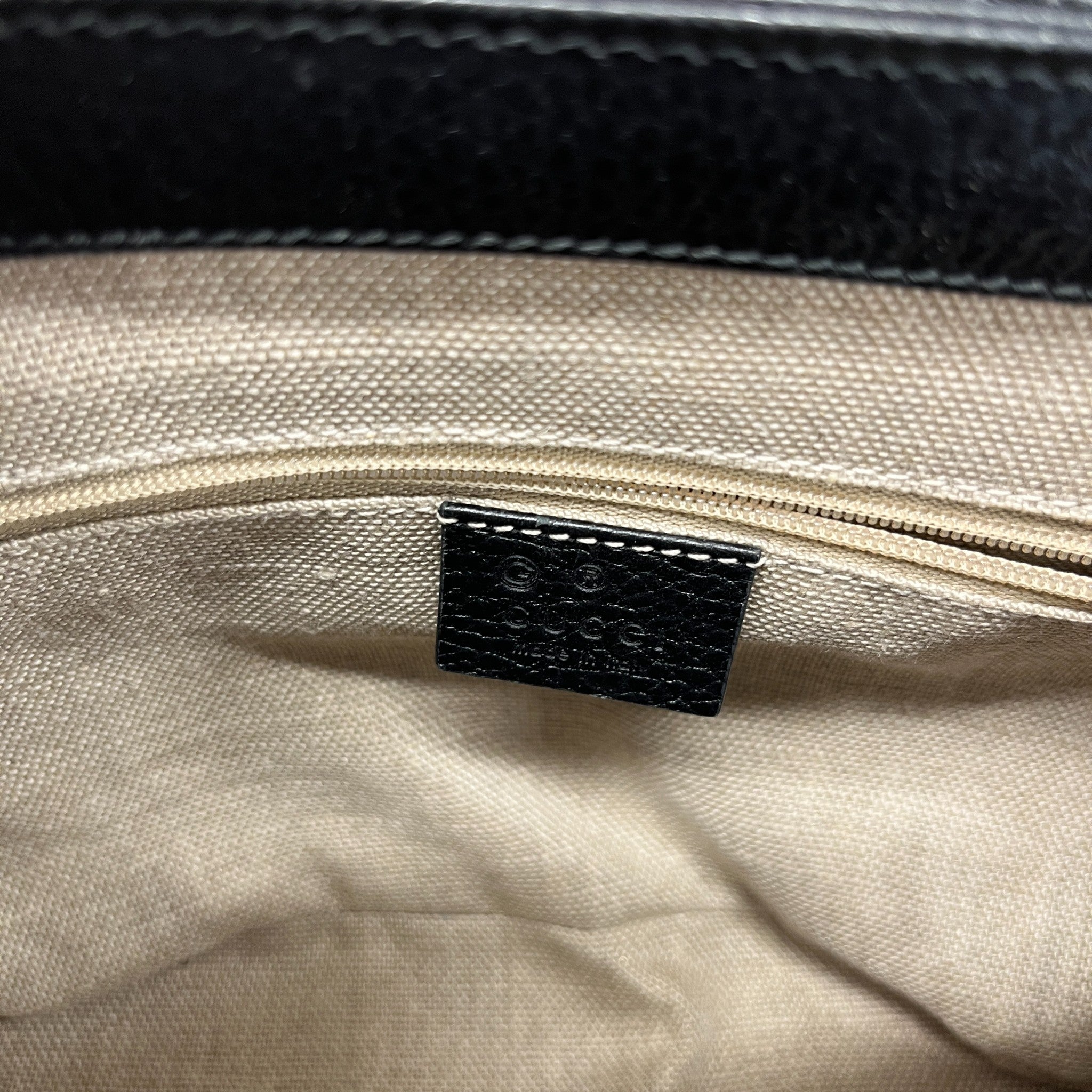 Women's Interlocking G Shoulder Bag Black