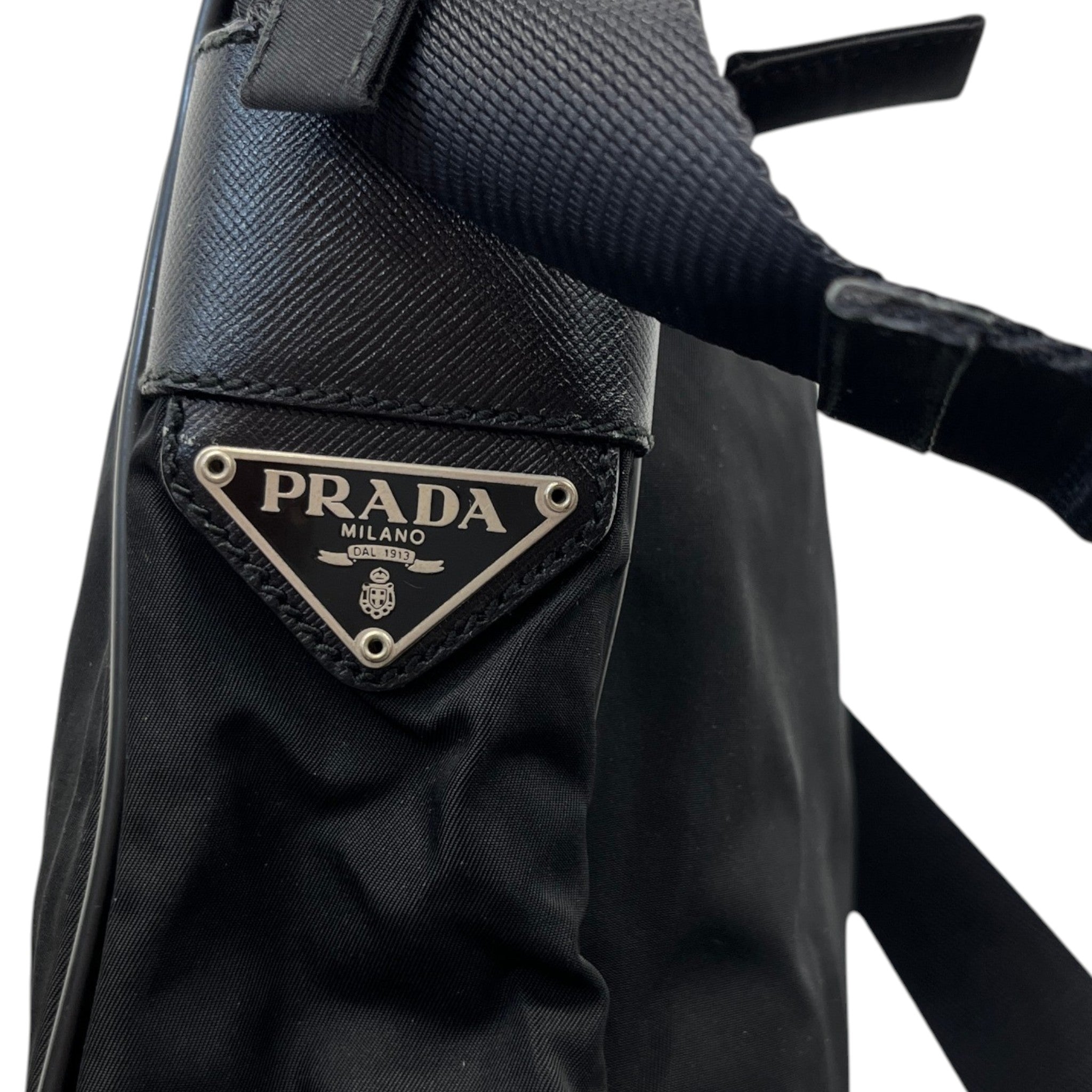Men's Re-Nylon Plaque Logo Messenger Bag Black
