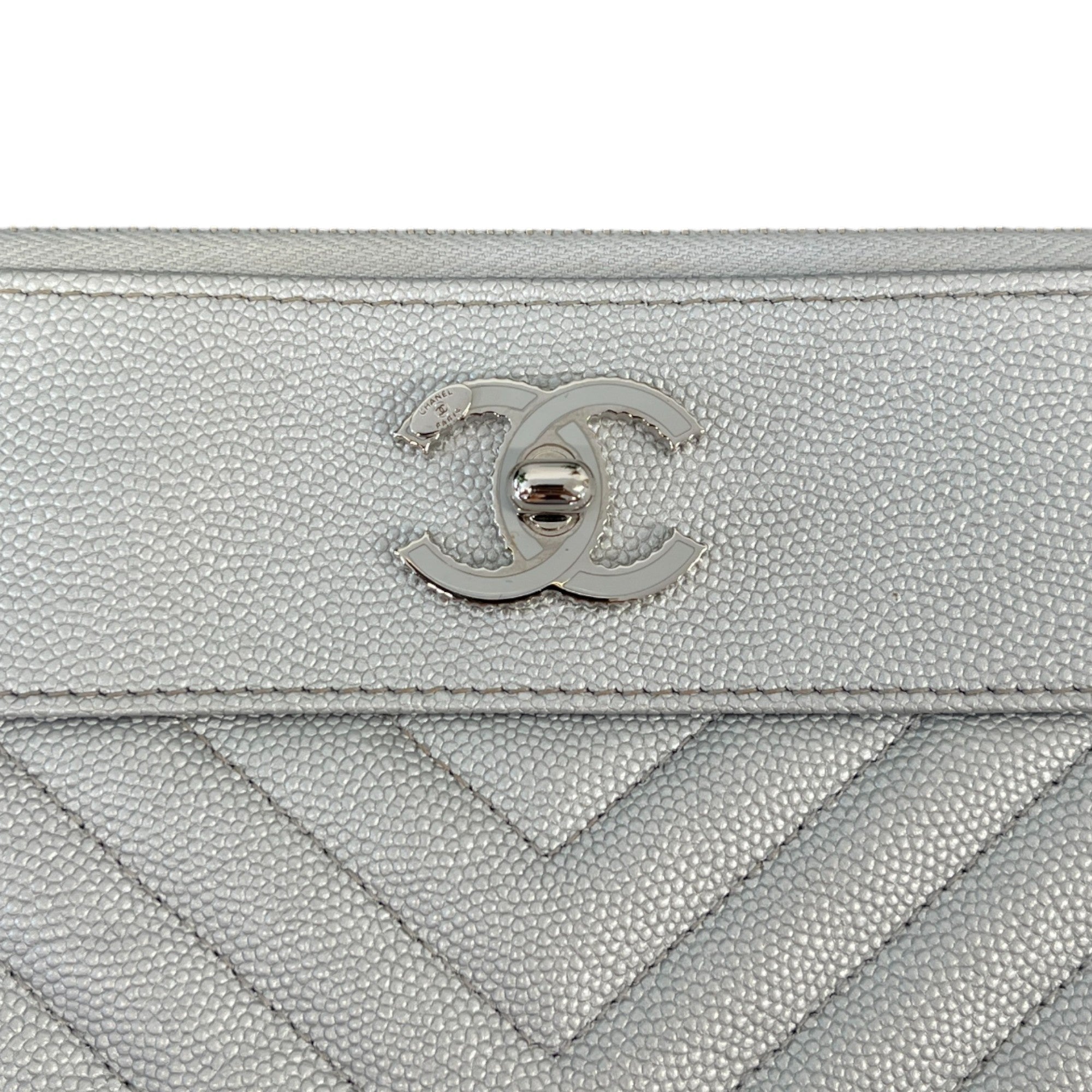 Women's Cc Quilted Caviar Pouch Silver