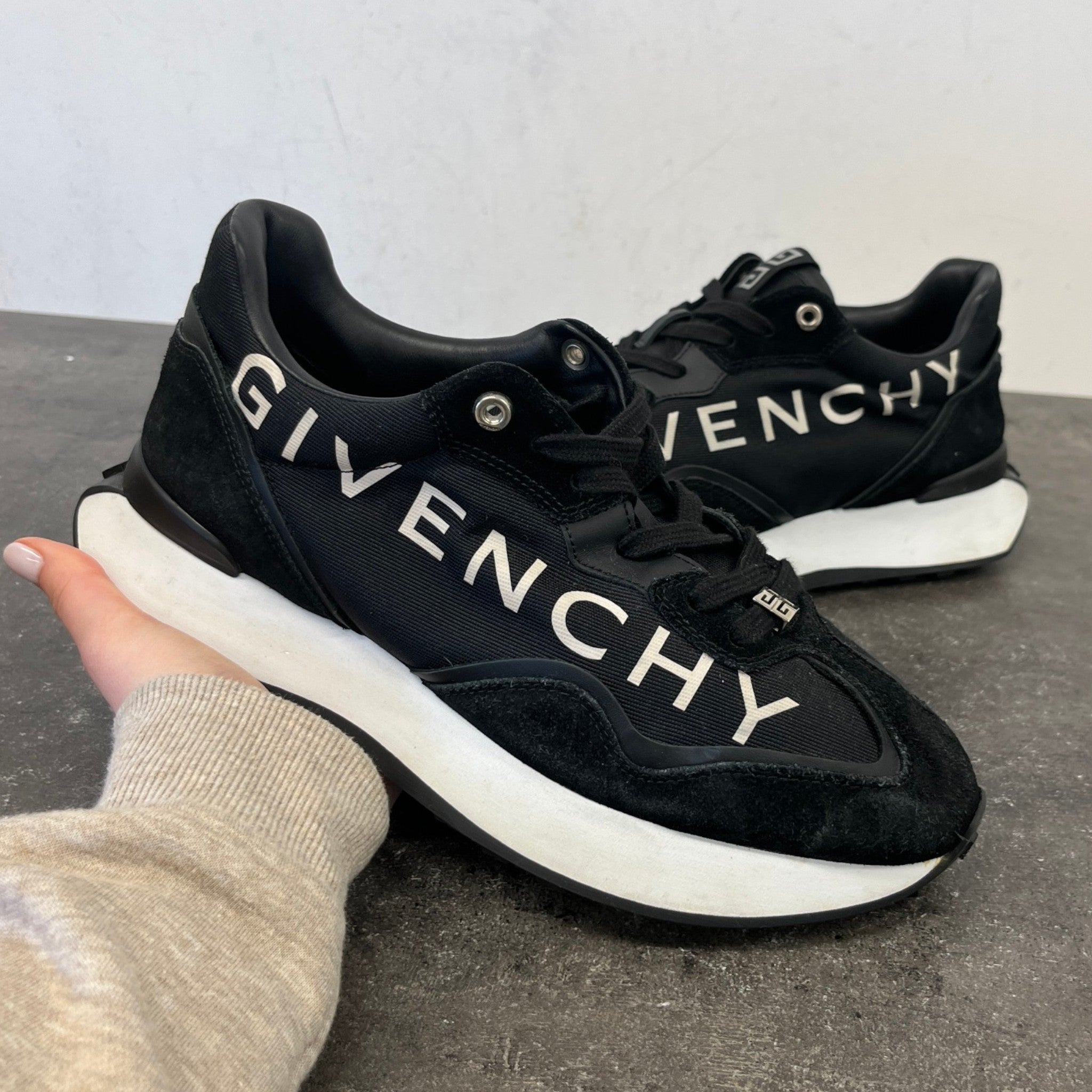 Men's Giv Runner Low Trainers Black Size EU 40 / UK 6