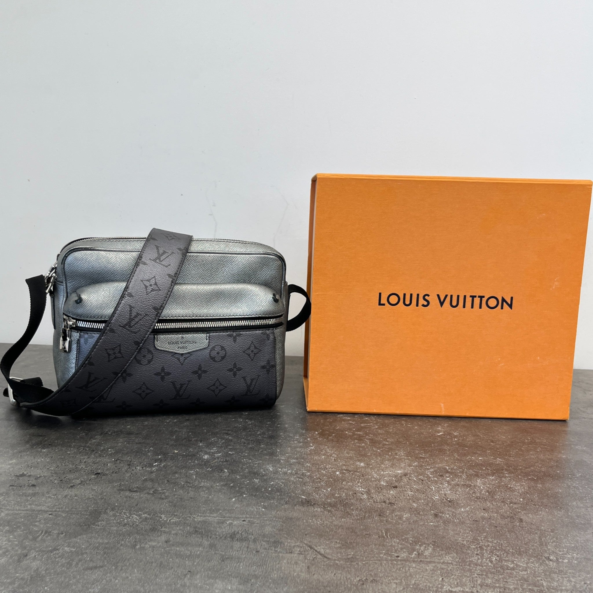 Men's Outdoor Messenger Bag Grey