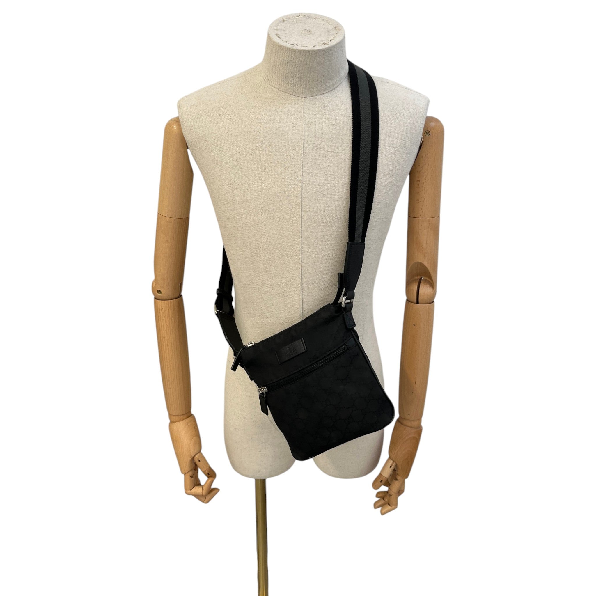 Men's Gg Supreme Messenger Bag Black