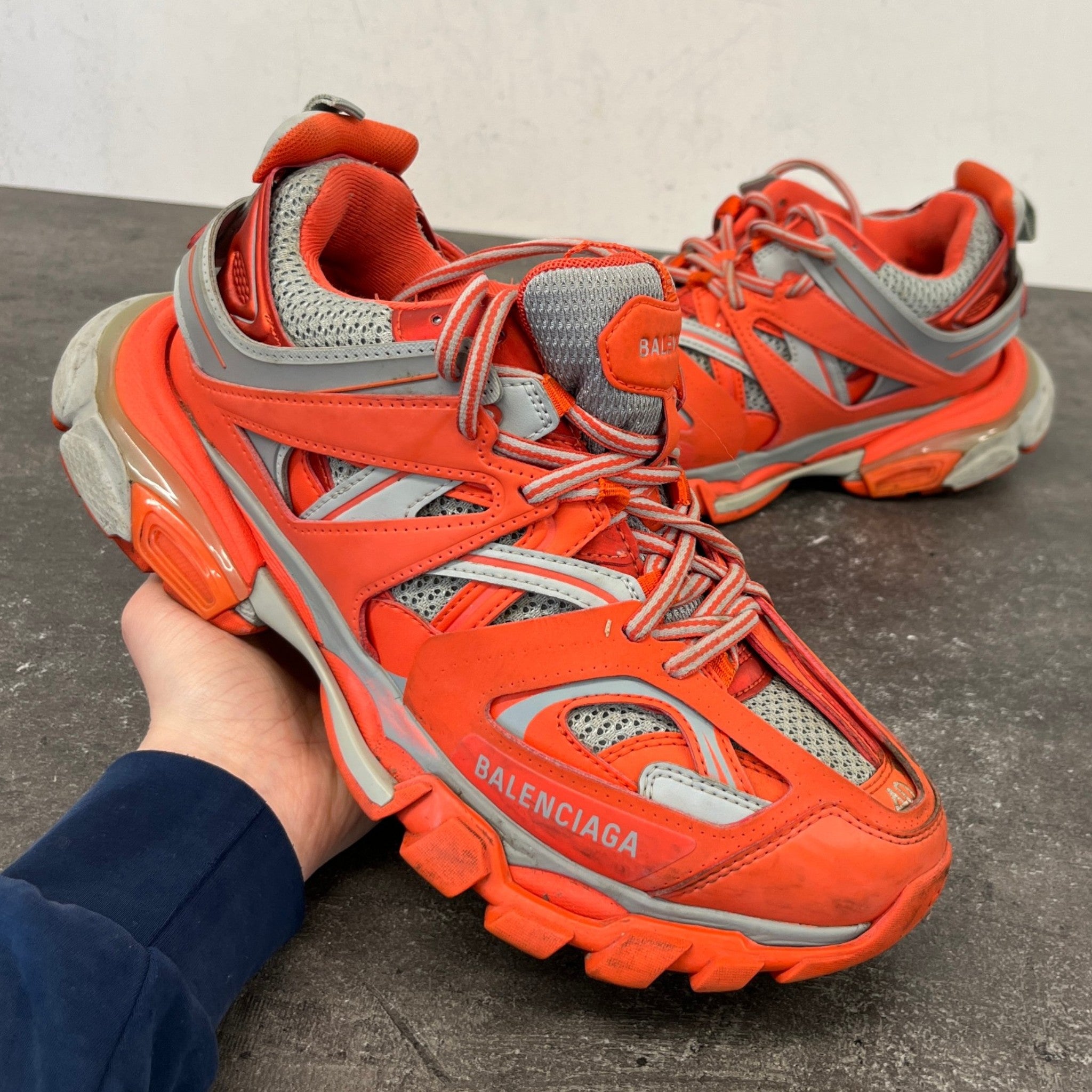 Men's Track Low Trainers Red Size EU 40 / UK 6