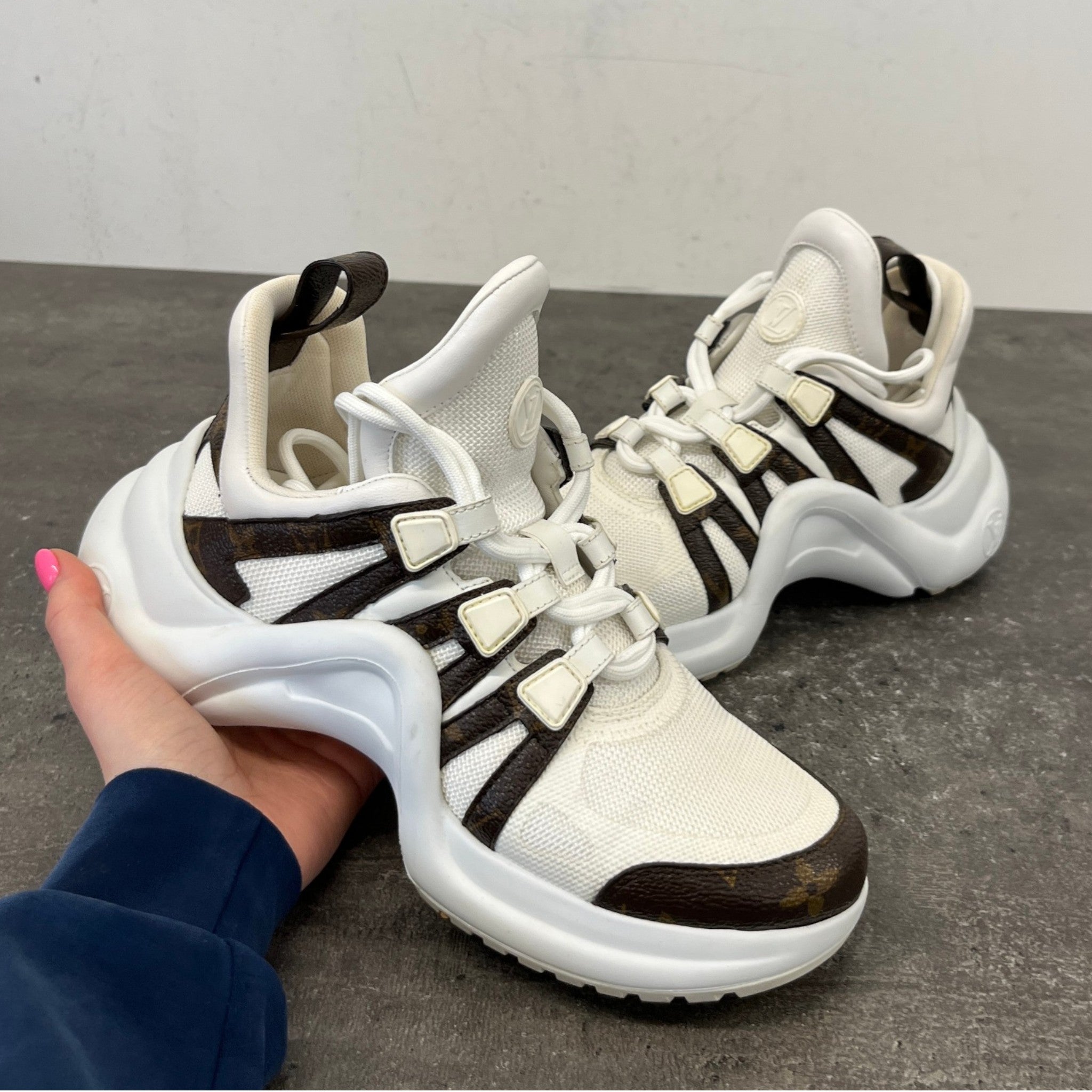 Women's Lv Archlight Low Trainers White Size EU 37 / UK 4